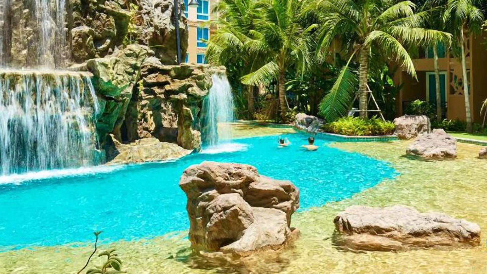 Atlantis & Water Park By The Sea โรงแรม Pattaya