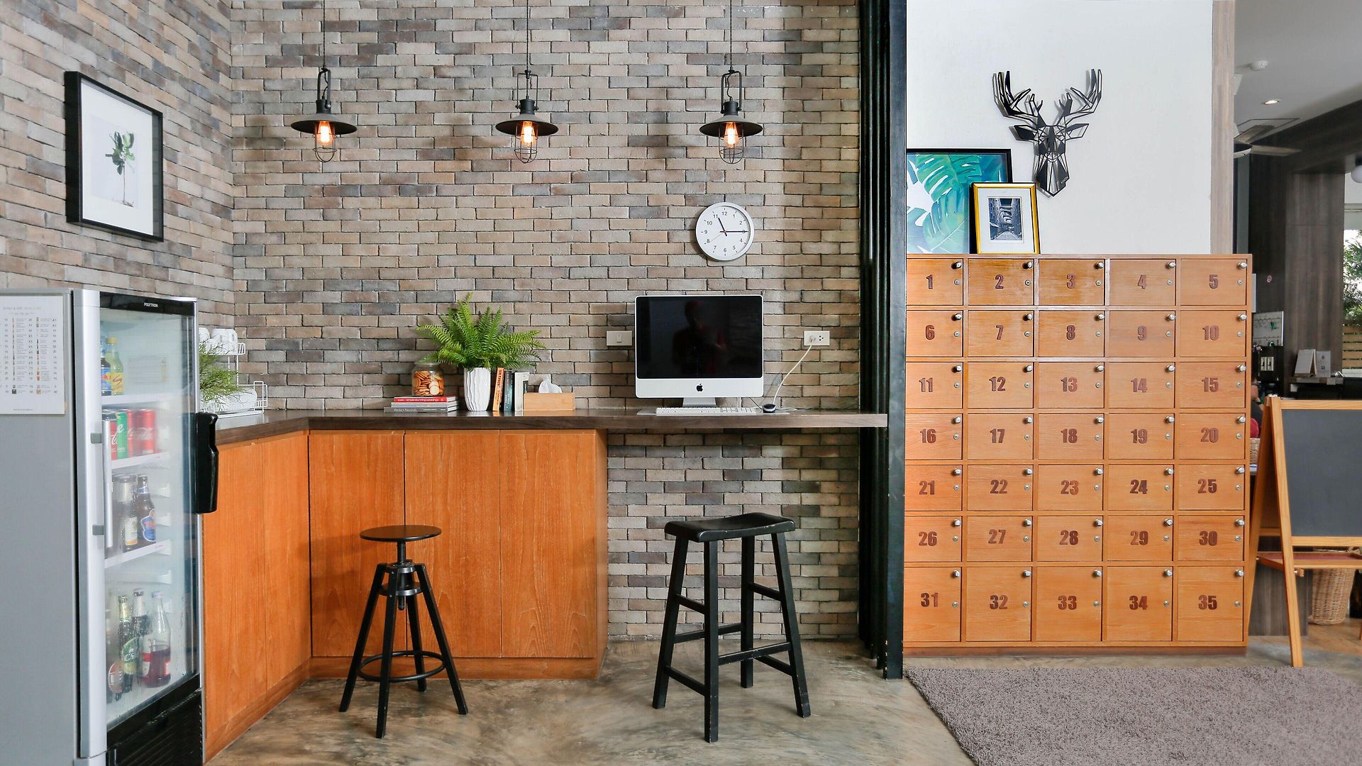 โรงแรม The Corner 3*