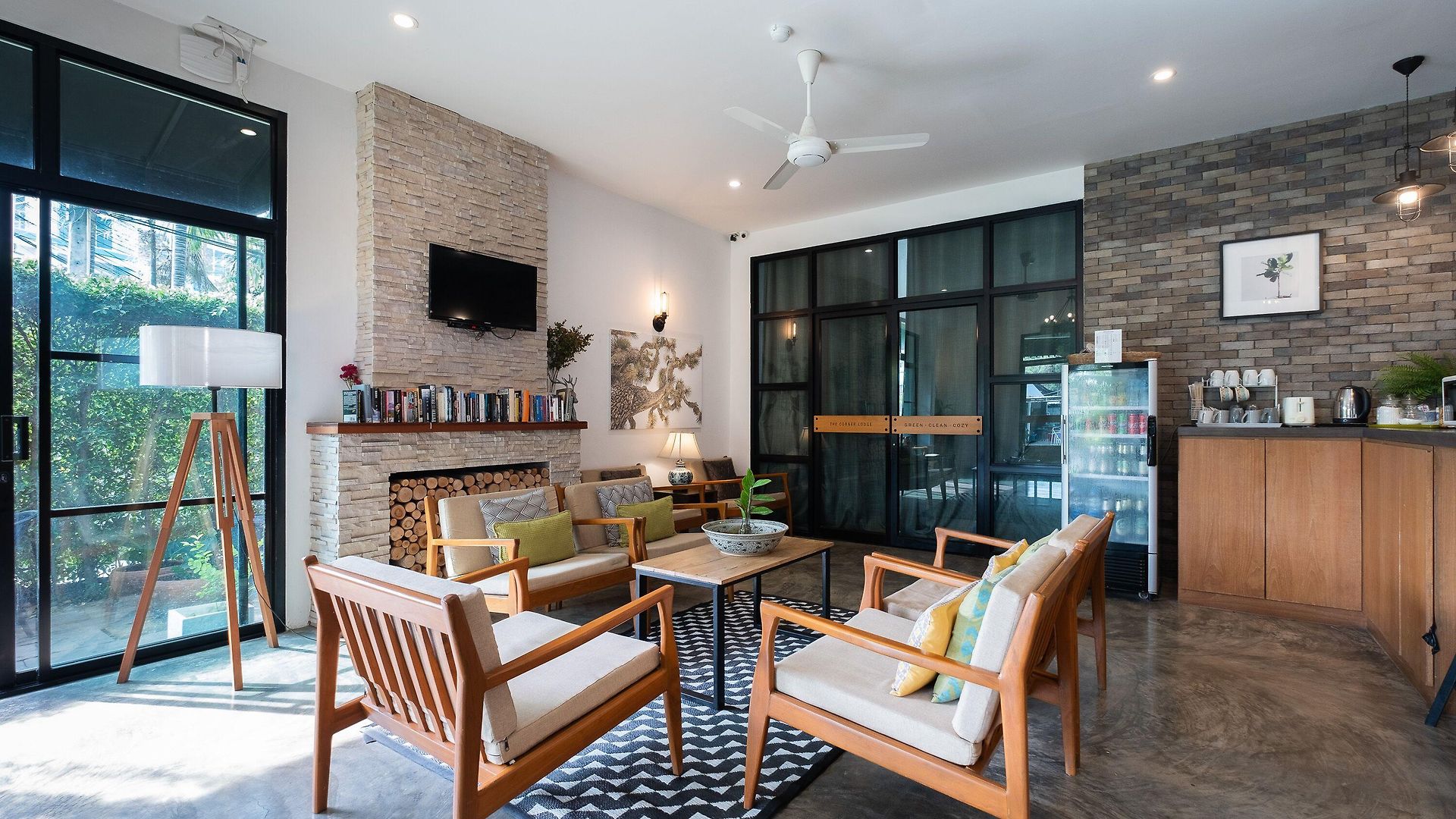 โรงแรม The Corner
