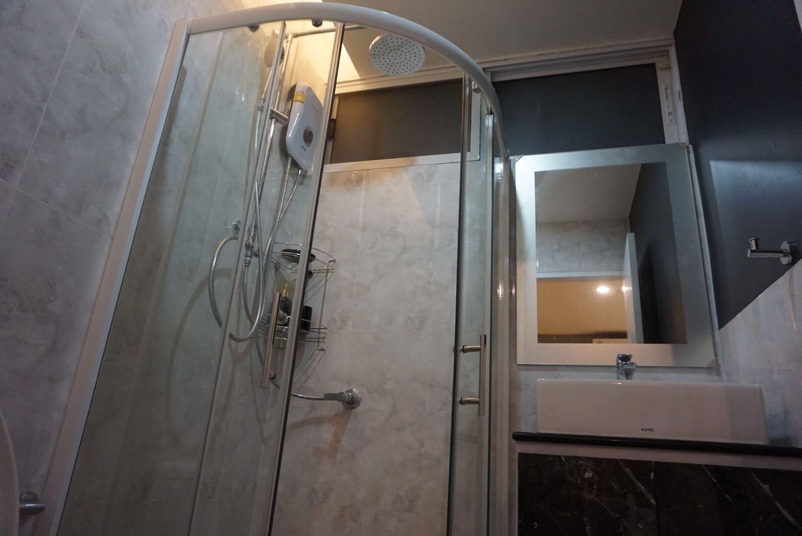 Sureena โรงแรม 2*