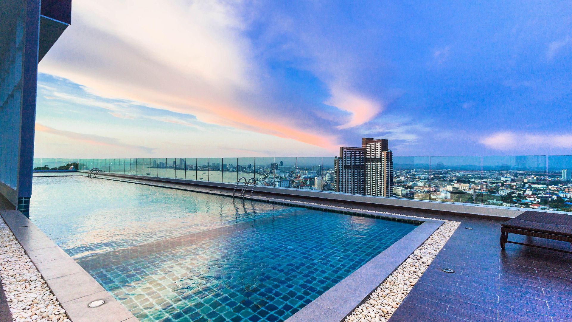 Apartment Vision Pratumnak By Sunny
