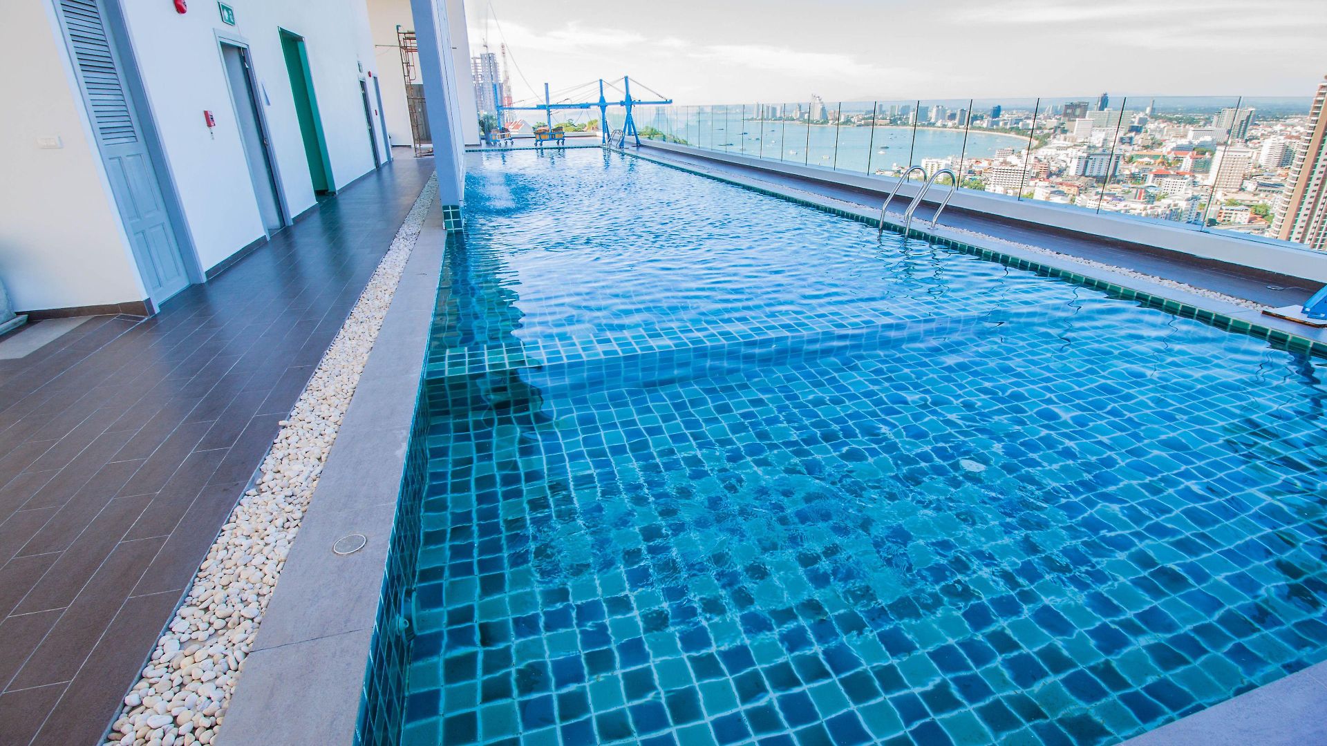 Vision Pratumnak By Sunny Apartment Pattaya