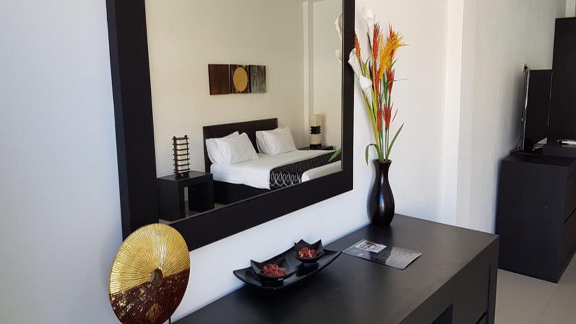 East โรงแรม 3*