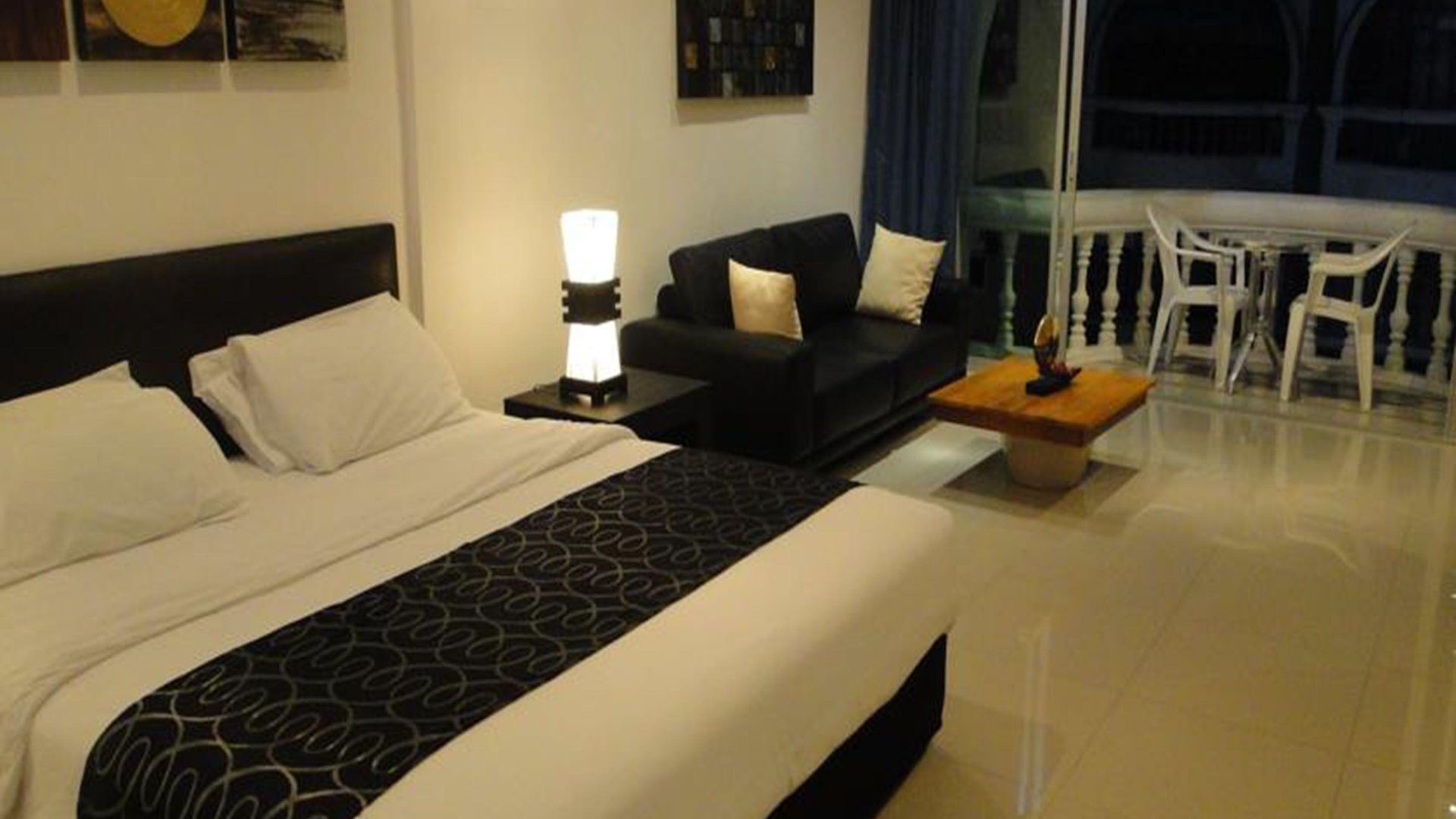 โรงแรม East 3*