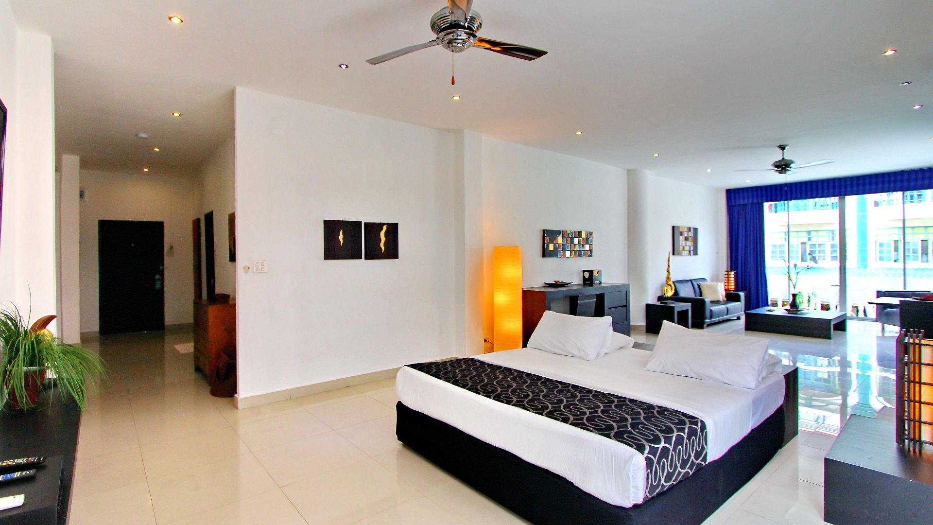โรงแรม East 3*