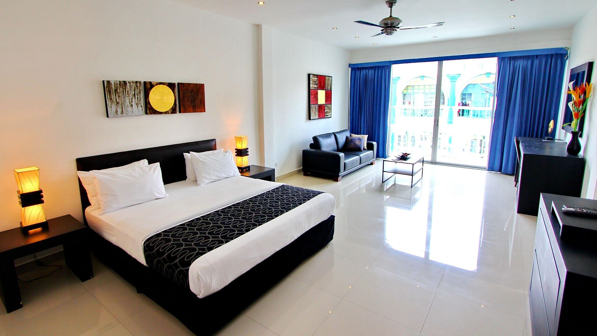 โรงแรม East 3*