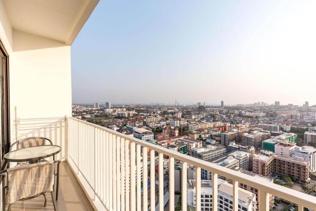 อพาร์ทเม้น The Base - Large Luxury, 1 Bedroom, Sea View - Centre - 963
