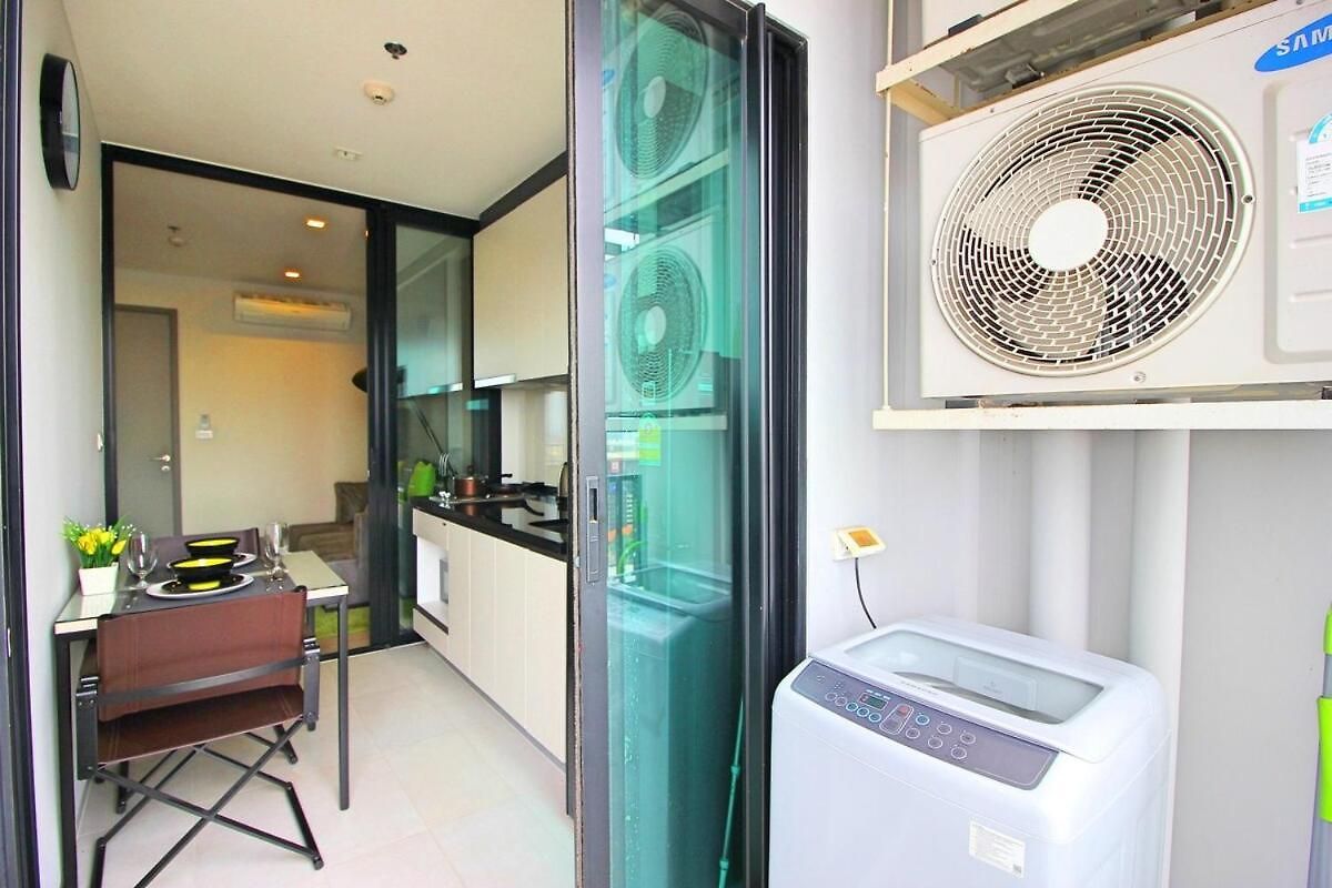 The Base - Large Luxury, 1 Bedroom, Sea View - Centre - 963 อพาร์ทเม้น Pattaya