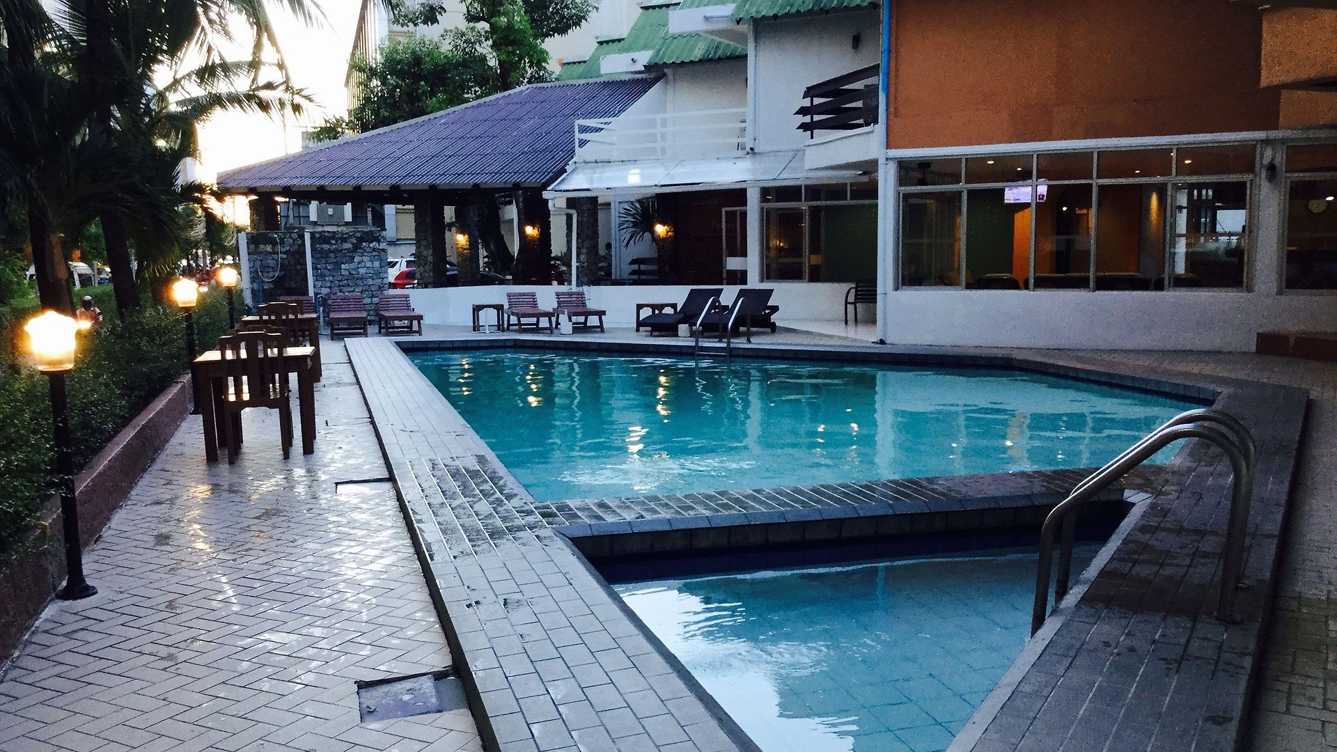 พัทยา แอท ไนน์ 2* Pattaya