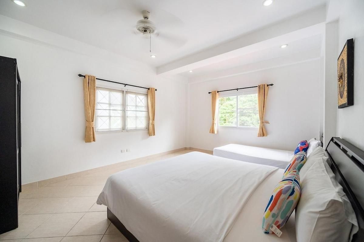 53 Wongamat 4br, 300m From The วิลล่า Pattaya