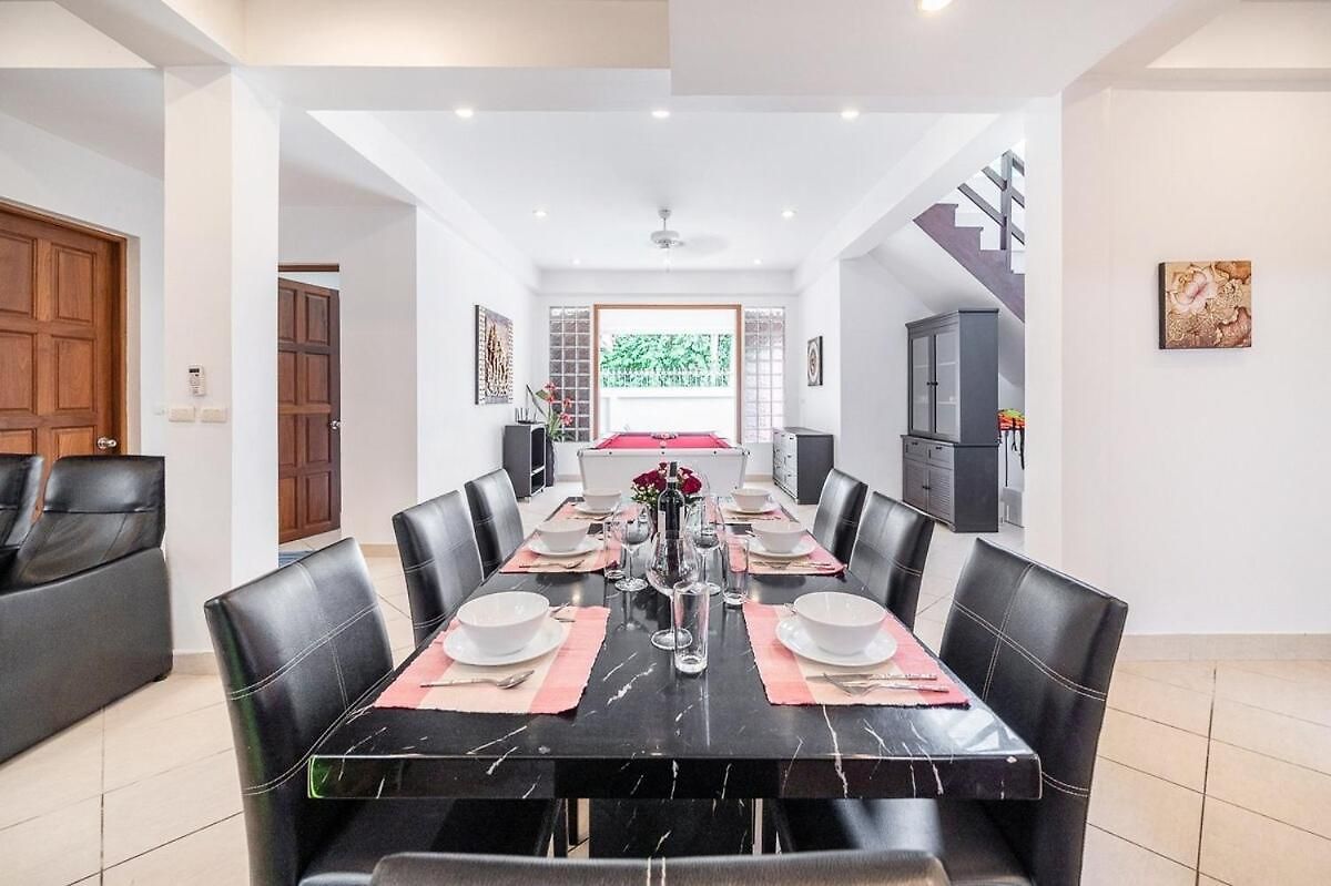 วิลล่า 53 Wongamat 4br, 300m From The