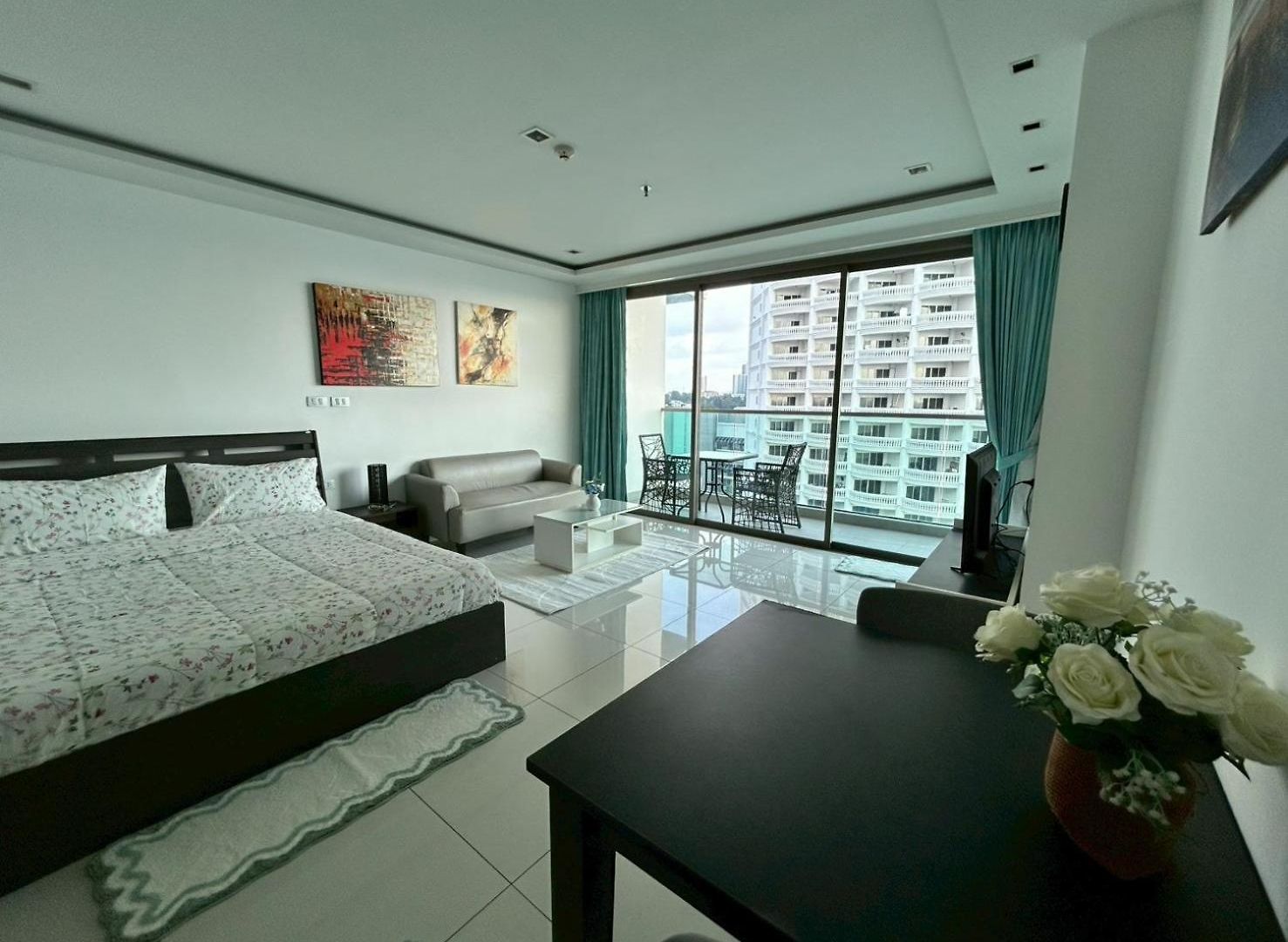 Apartment Wong Amat Tower 1205