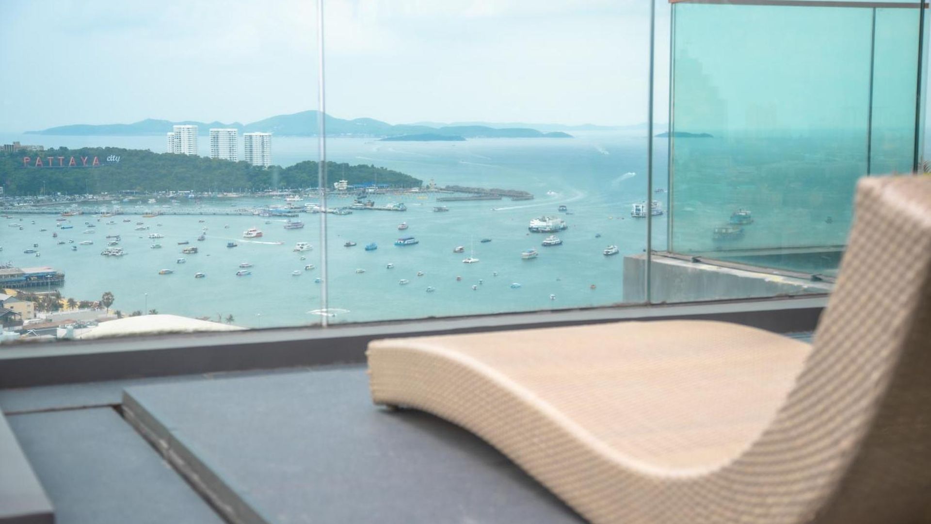 Edge Pattaya-skyline Retreat Pattaya