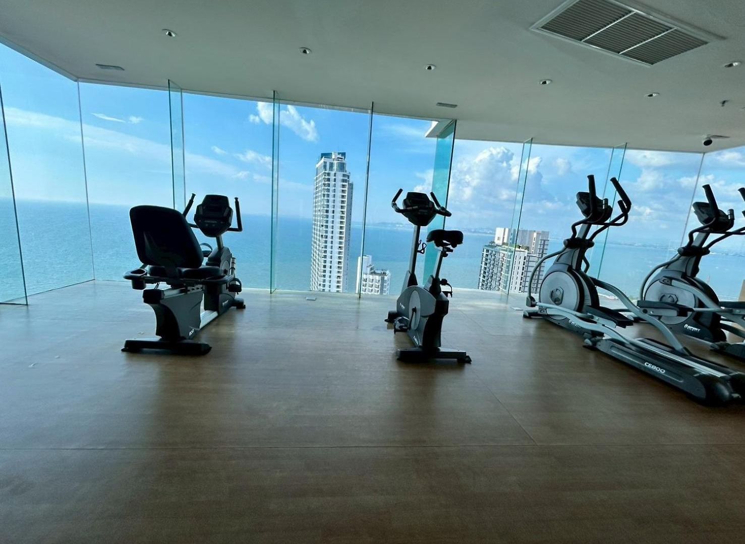 Wong Amat Tower 1305