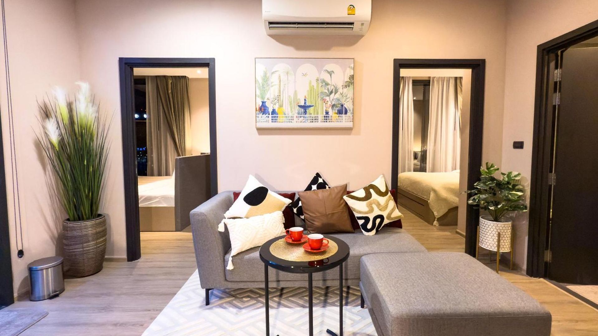 Apartment Luxury 2 Bed Sea View Bath Tub In Balcony Pattaya