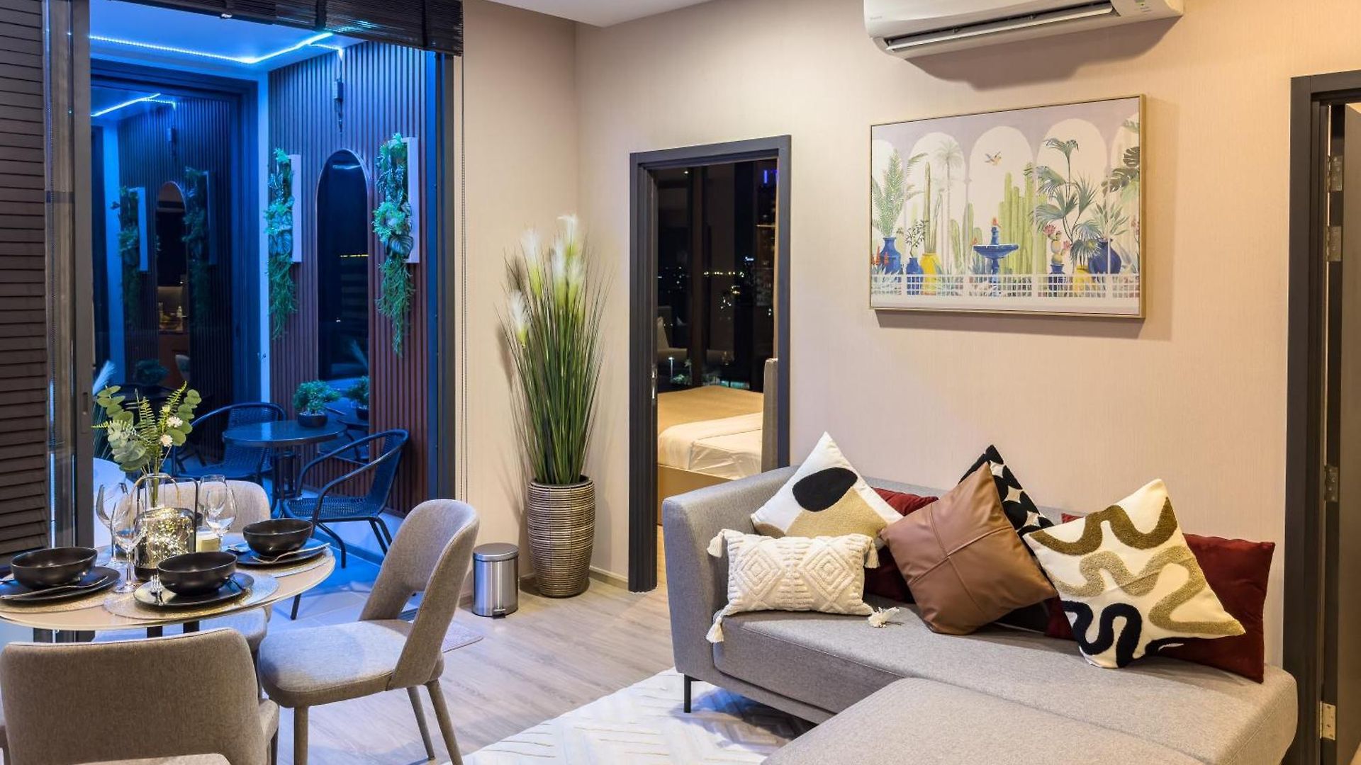 Apartment Luxury 2 Bed Sea View Bath Tub In Balcony Pattaya