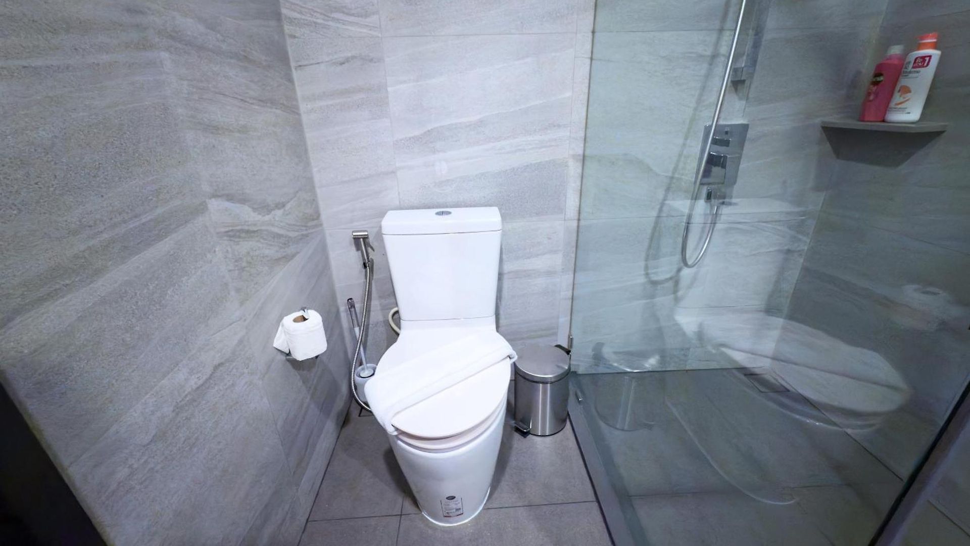 Luxury 2 Bed Sea View Bath Tub In Balcony Apartment *