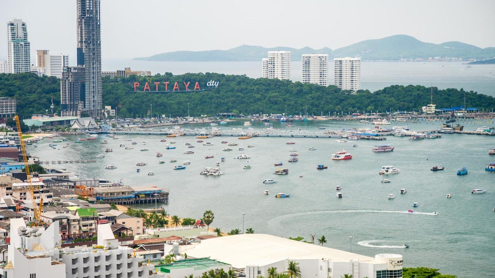 Edge Pattaya-skyline Retreat