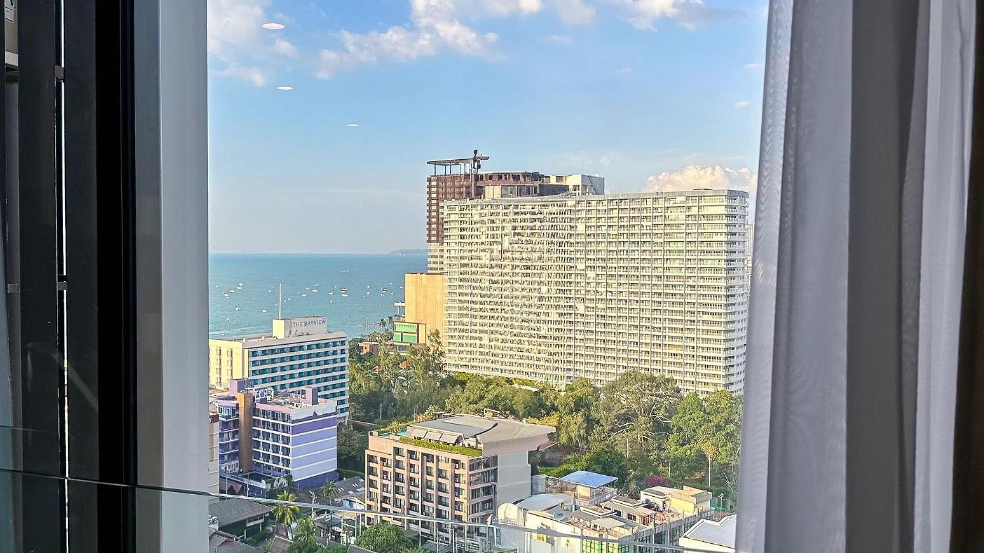 Edge Pattaya-skyline Retreat อพาร์ทเม้น *