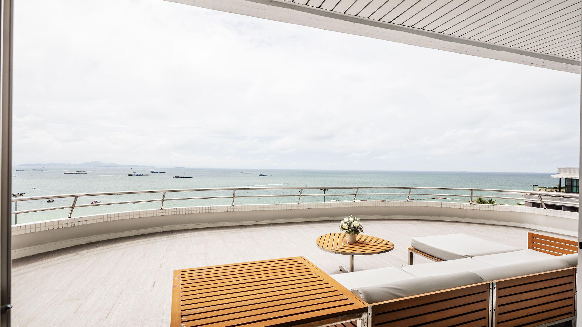 The Cruise โรงแรม Pattaya