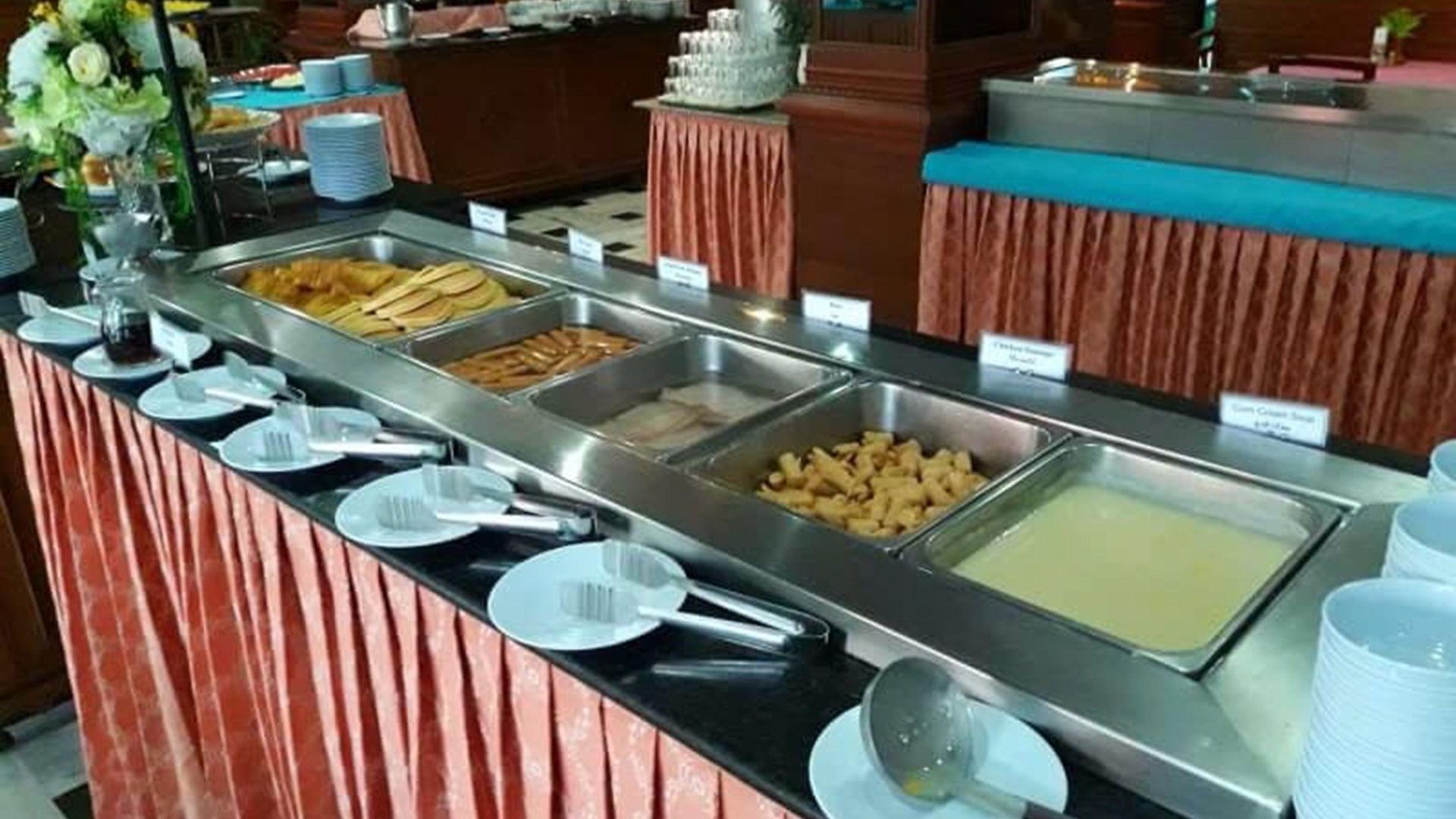โรงแรมรอยัลพาเลซ 3* Pattaya
