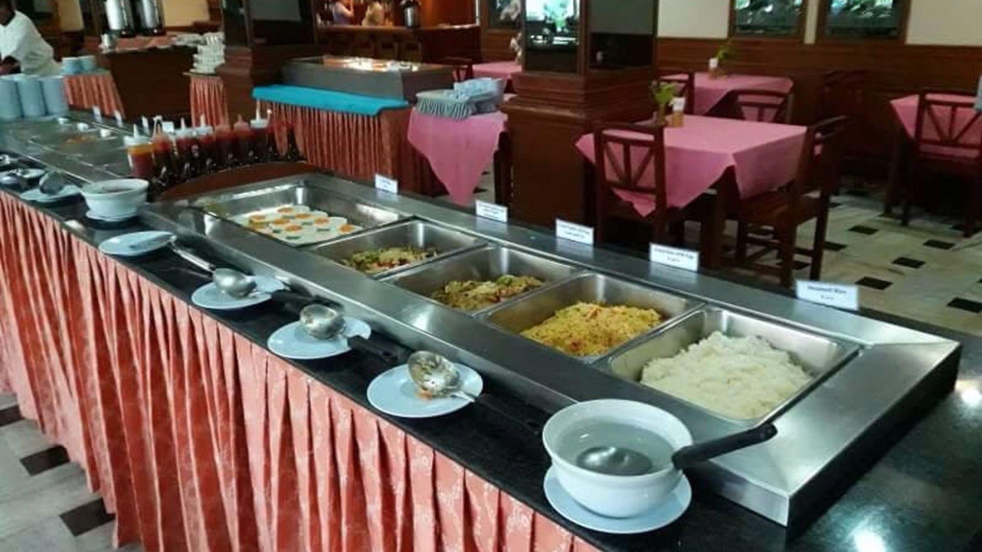 โรงแรมรอยัลพาเลซ