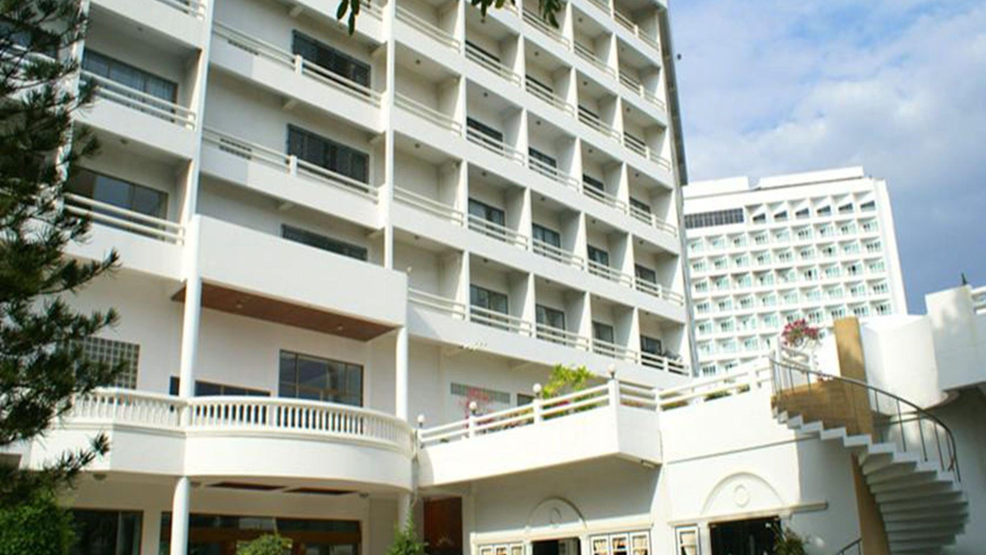 โรงแรม โรงแรมรอยัลพาเลซ