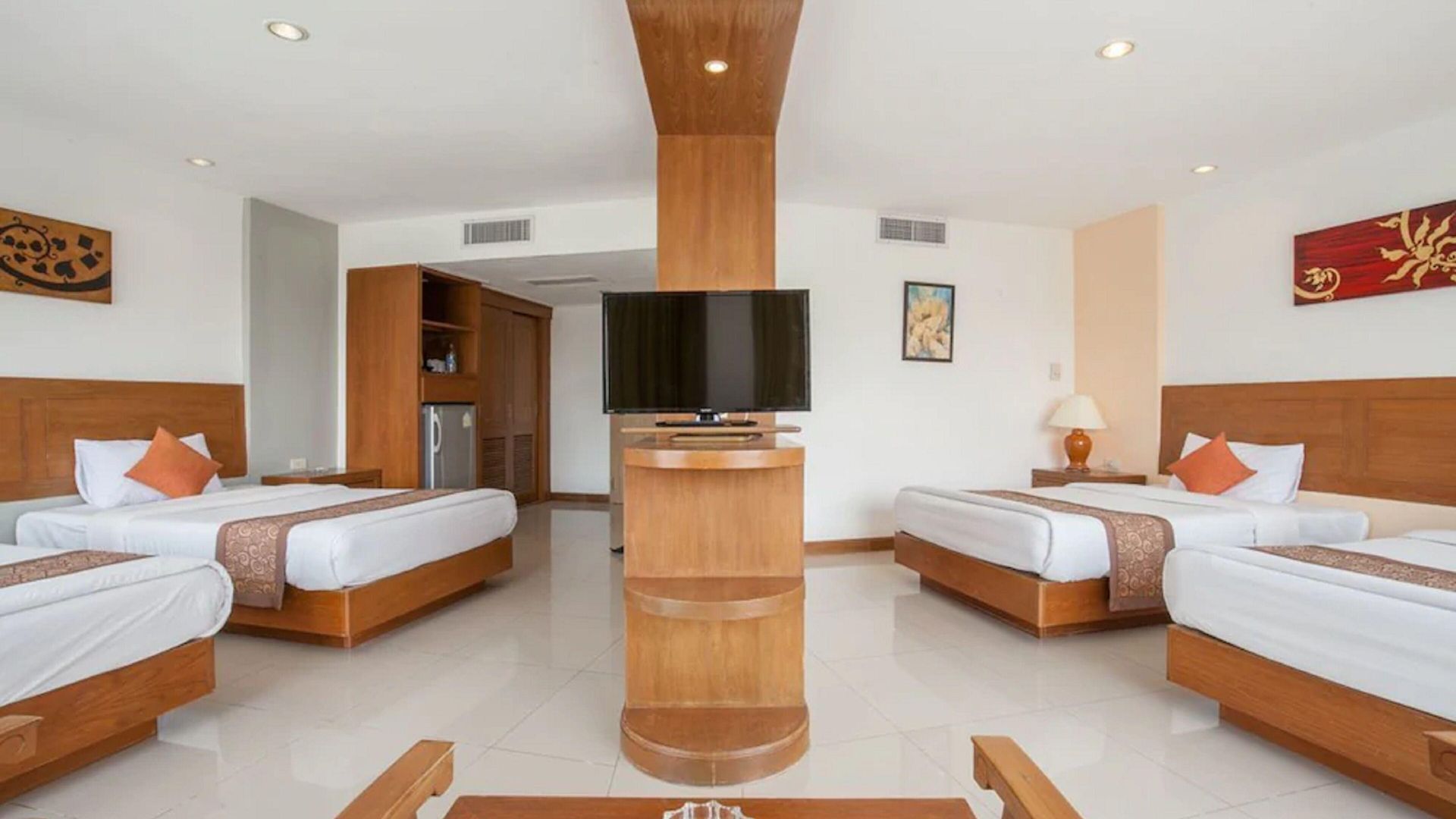 โรงแรม โรงแรมรอยัลพาเลซ