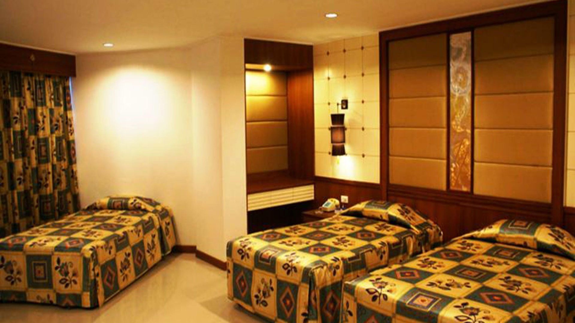 รายัล ทวินส์ พาเลซ 4* Pattaya