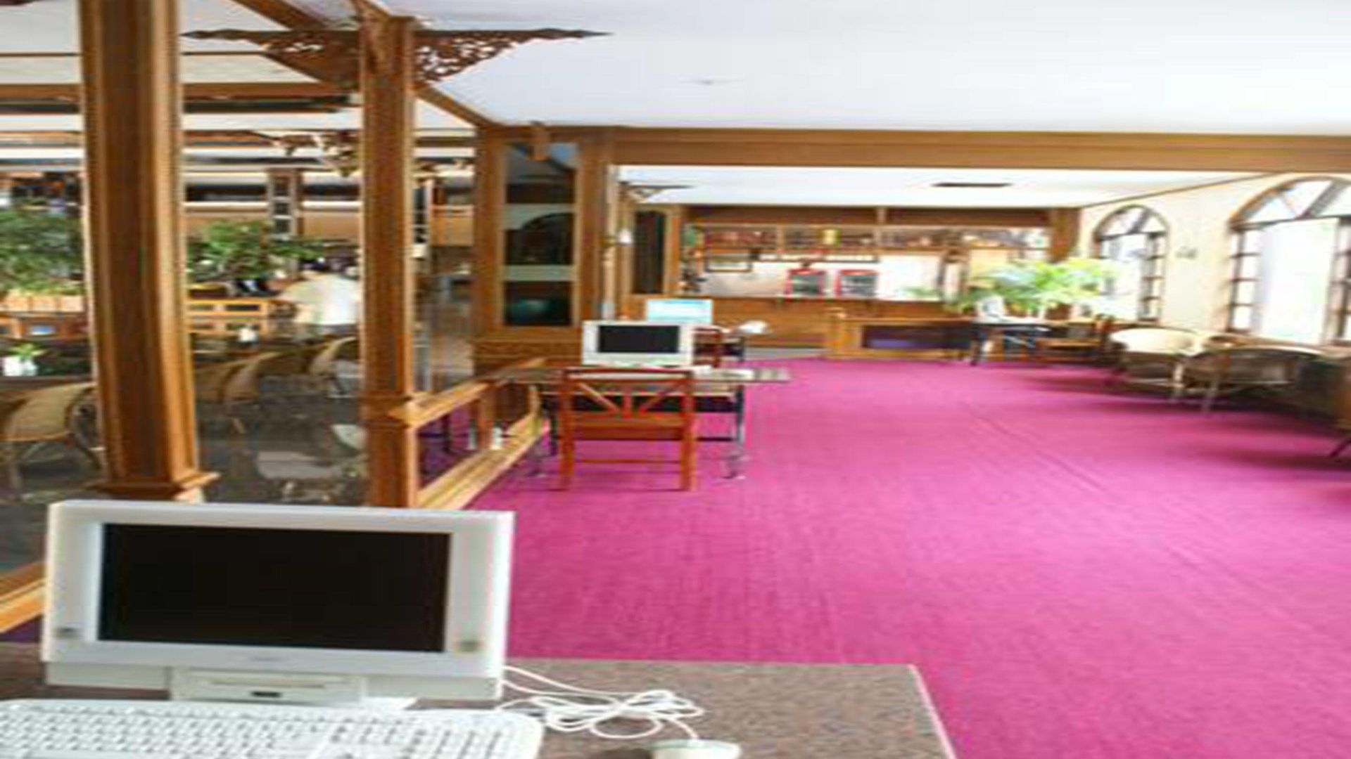 รายัล ทวินส์ พาเลซ โรงแรม 4*