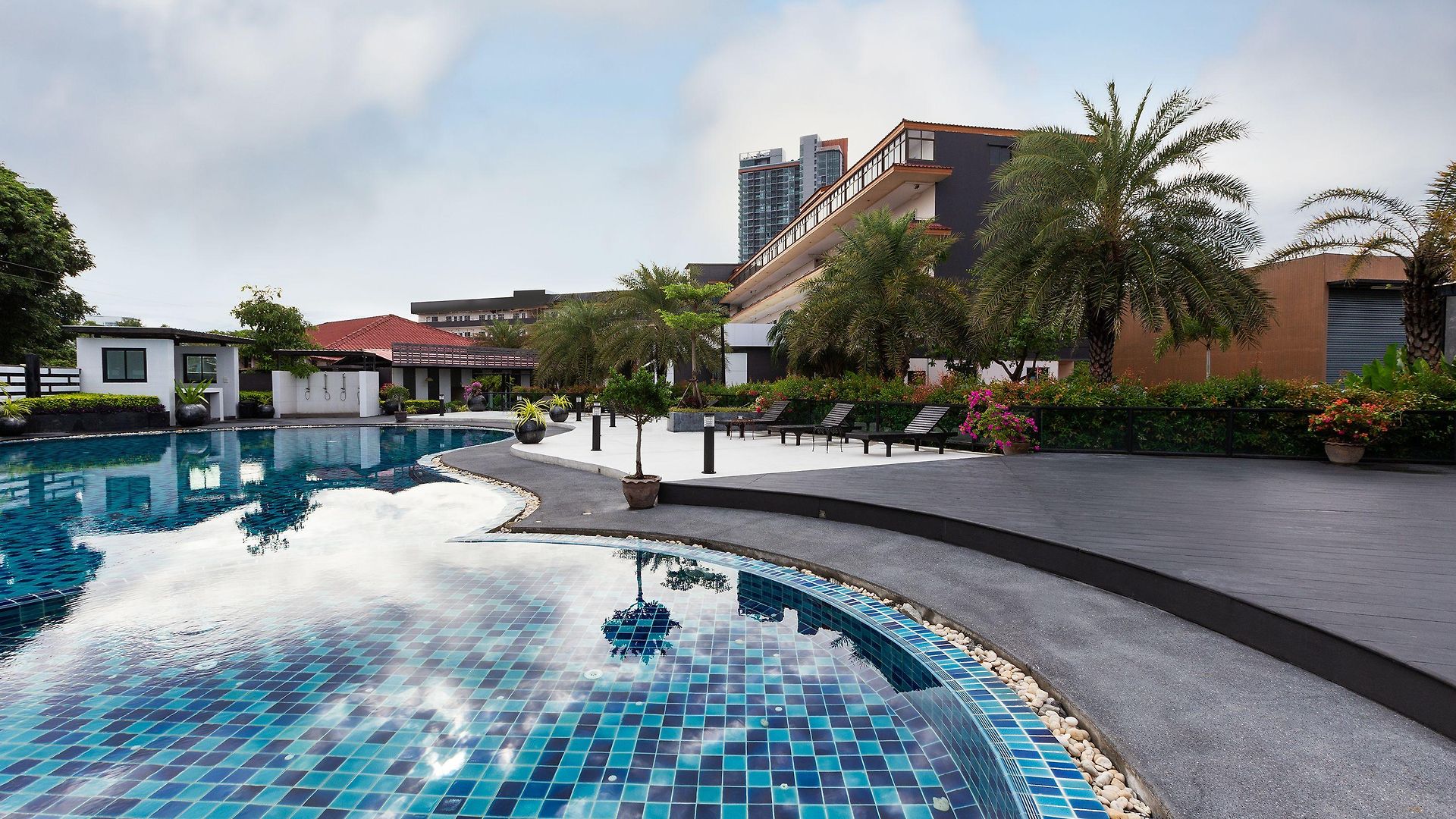 Resort Marble Garden View Pattaya