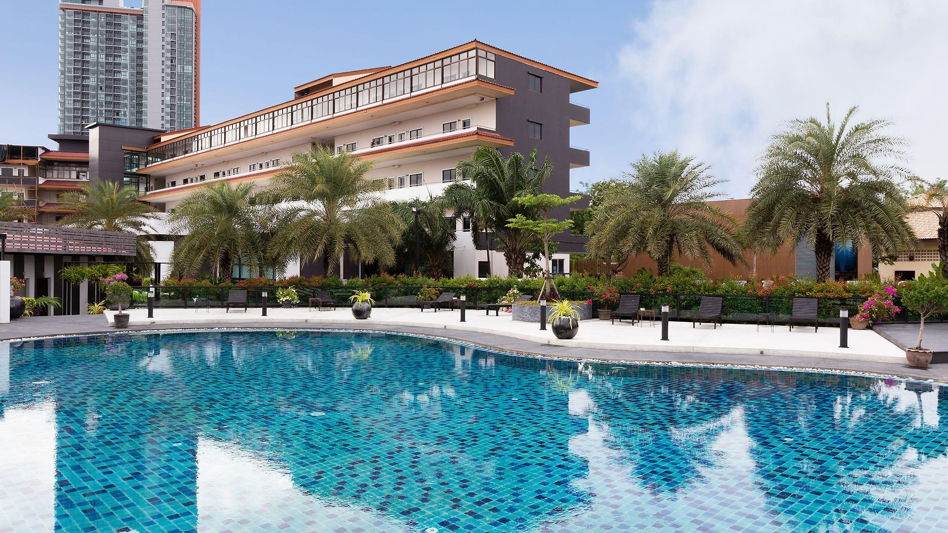 Resort Marble Garden View Pattaya