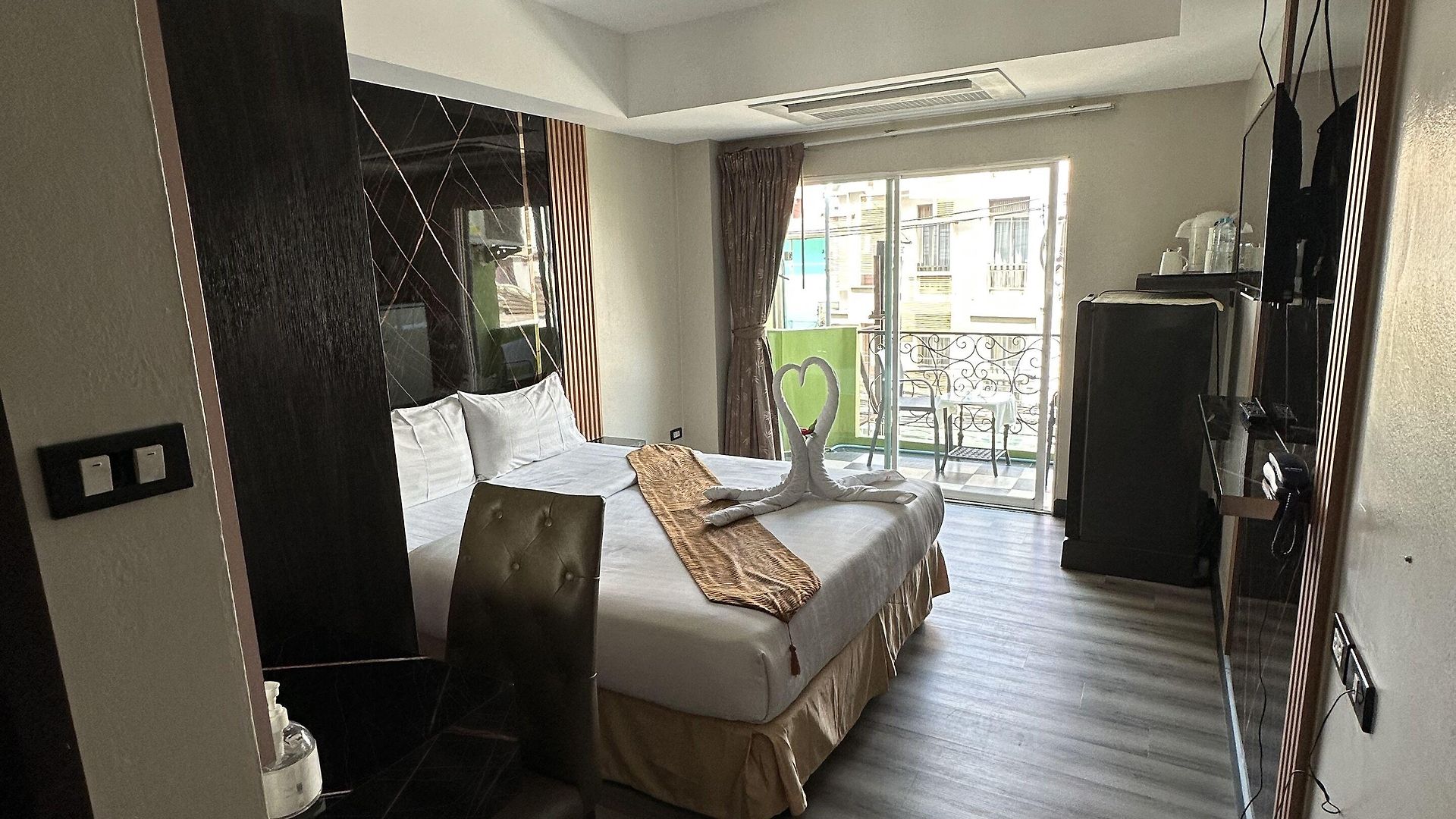 Maleez โรงแรม 3*