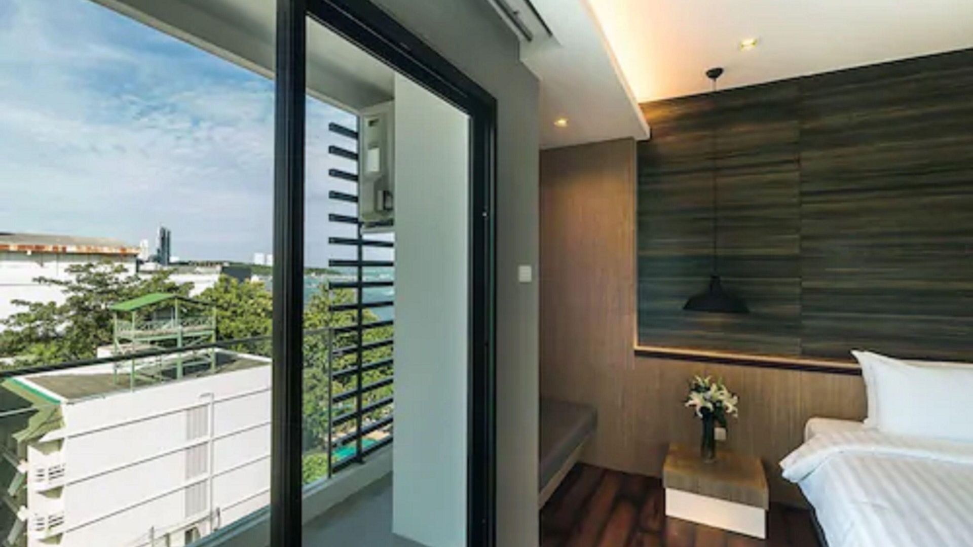 โรงแรม Sea Me Spring Tree (adults Only) 3*