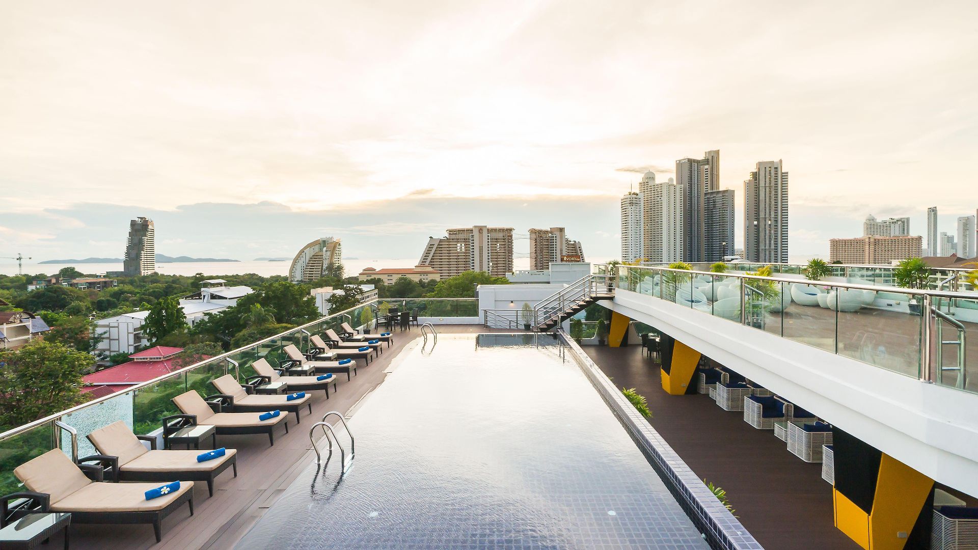 Blue Boat Jc โรงแรม