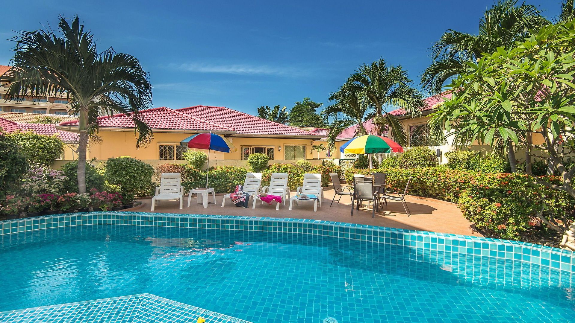 Butterfly Garden Boutique Residences Apts And Villas, A Lifestyle Destination Ex Lg 1-3 Bedroom Units , Full Kitchen, 2 Full Bathrooms, Rain Shower, Bath, Free Bbq, Free Fast Fiber Optic Wifi, Staff 24-7