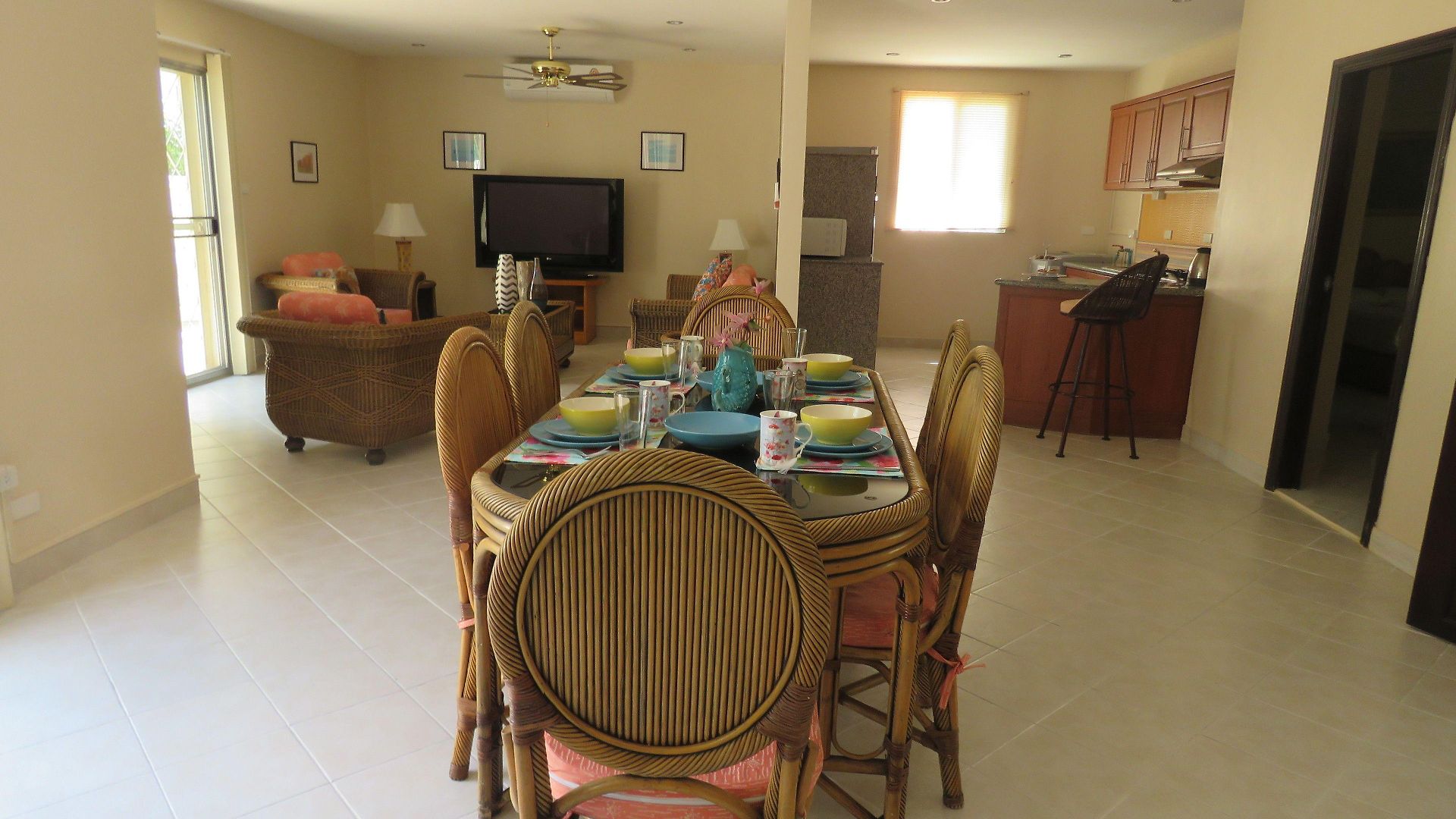 Butterfly Garden Boutique Residences Apts And Villas, A Lifestyle Destination Ex Lg 1-3 Bedroom Units , Full Kitchen, 2 Full Bathrooms, Rain Shower, Bath, Free Bbq, Free Fast Fiber Optic Wifi, Staff 24-7 3* Pattaya