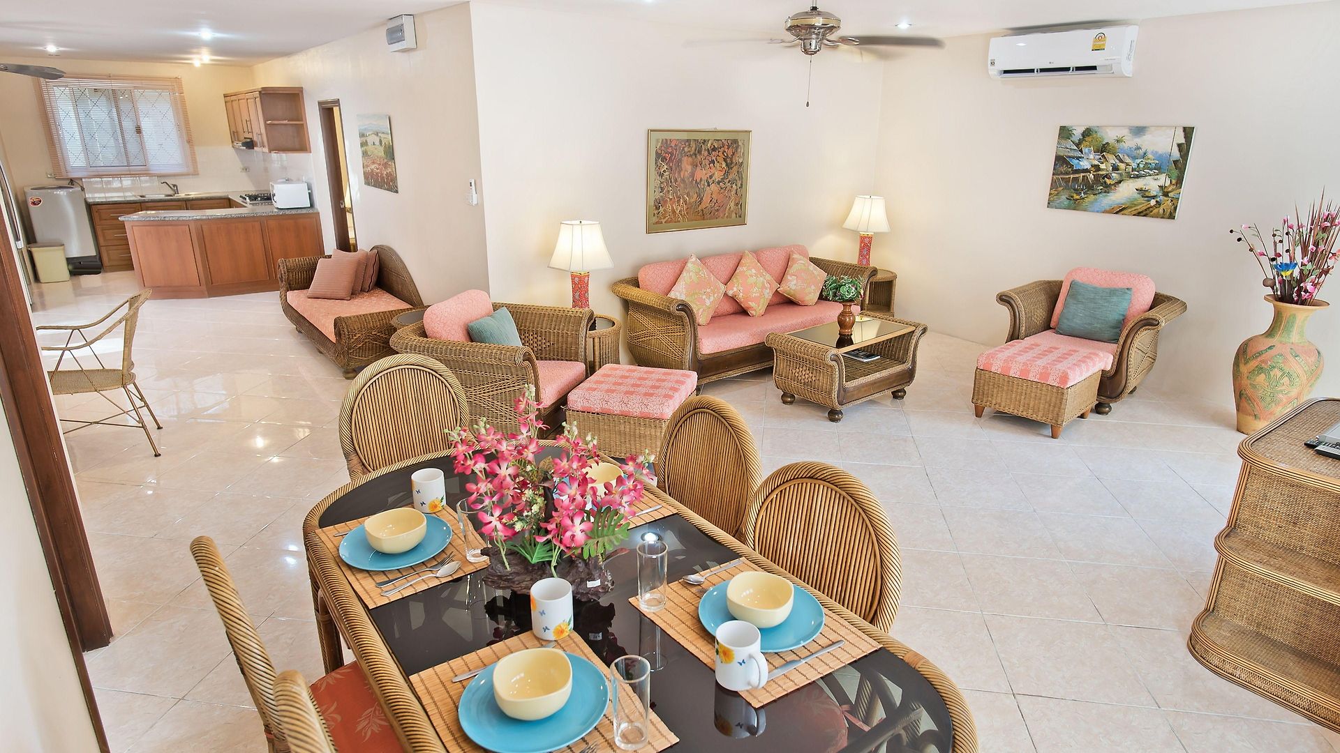 Butterfly Garden Boutique Residences Apts And Villas, A Lifestyle Destination Ex Lg 1-3 Bedroom Units , Full Kitchen, 2 Full Bathrooms, Rain Shower, Bath, Free Bbq, Free Fast Fiber Optic Wifi, Staff 24-7 3* Pattaya