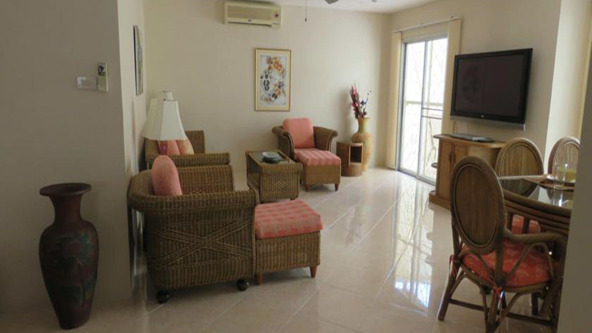 Butterfly Garden Boutique Residences Apts And Villas, A Lifestyle Destination Ex Lg 1-3 Bedroom Units , Full Kitchen, 2 Full Bathrooms, Rain Shower, Bath, Free Bbq, Free Fast Fiber Optic Wifi, Staff 24-7