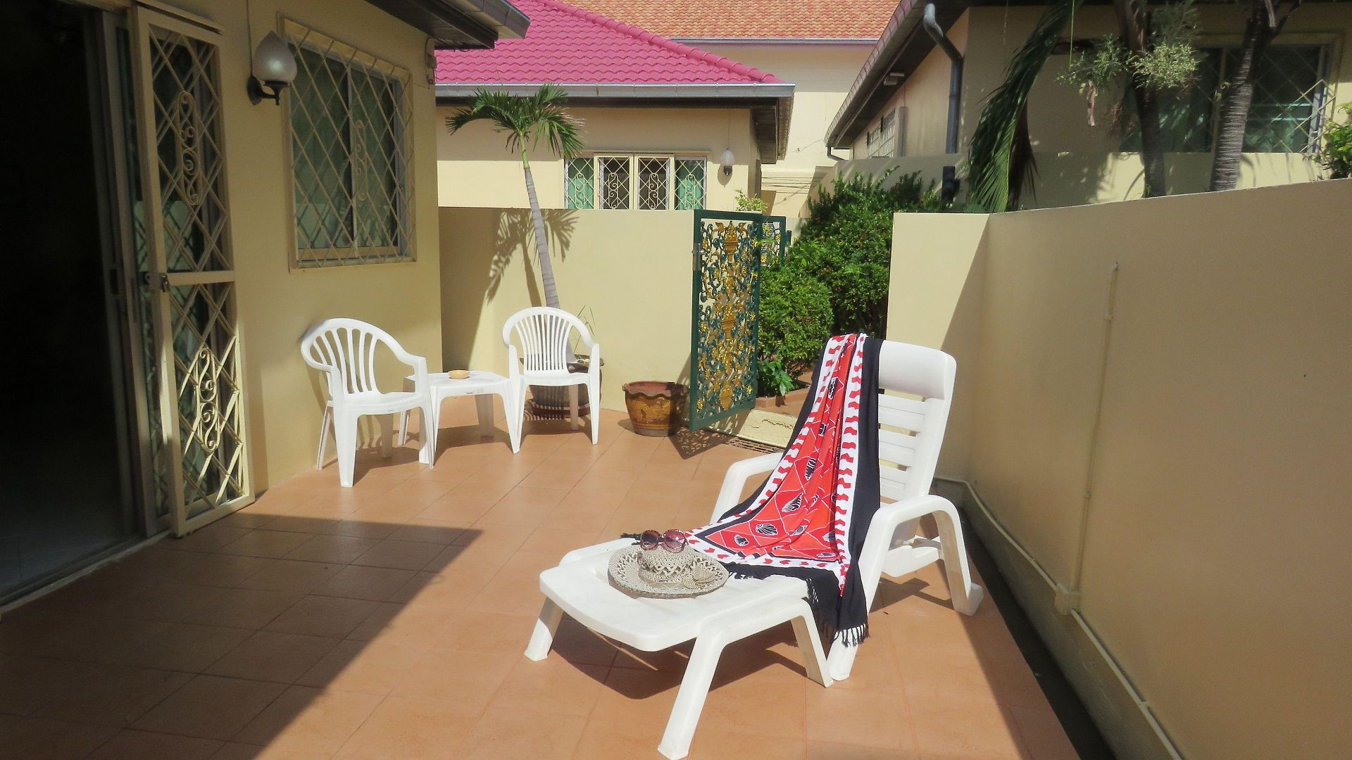 Butterfly Garden Boutique Residences Apts And Villas, A Lifestyle Destination Ex Lg 1-3 Bedroom Units , Full Kitchen, 2 Full Bathrooms, Rain Shower, Bath, Free Bbq, Free Fast Fiber Optic Wifi, Staff 24-7 Pattaya