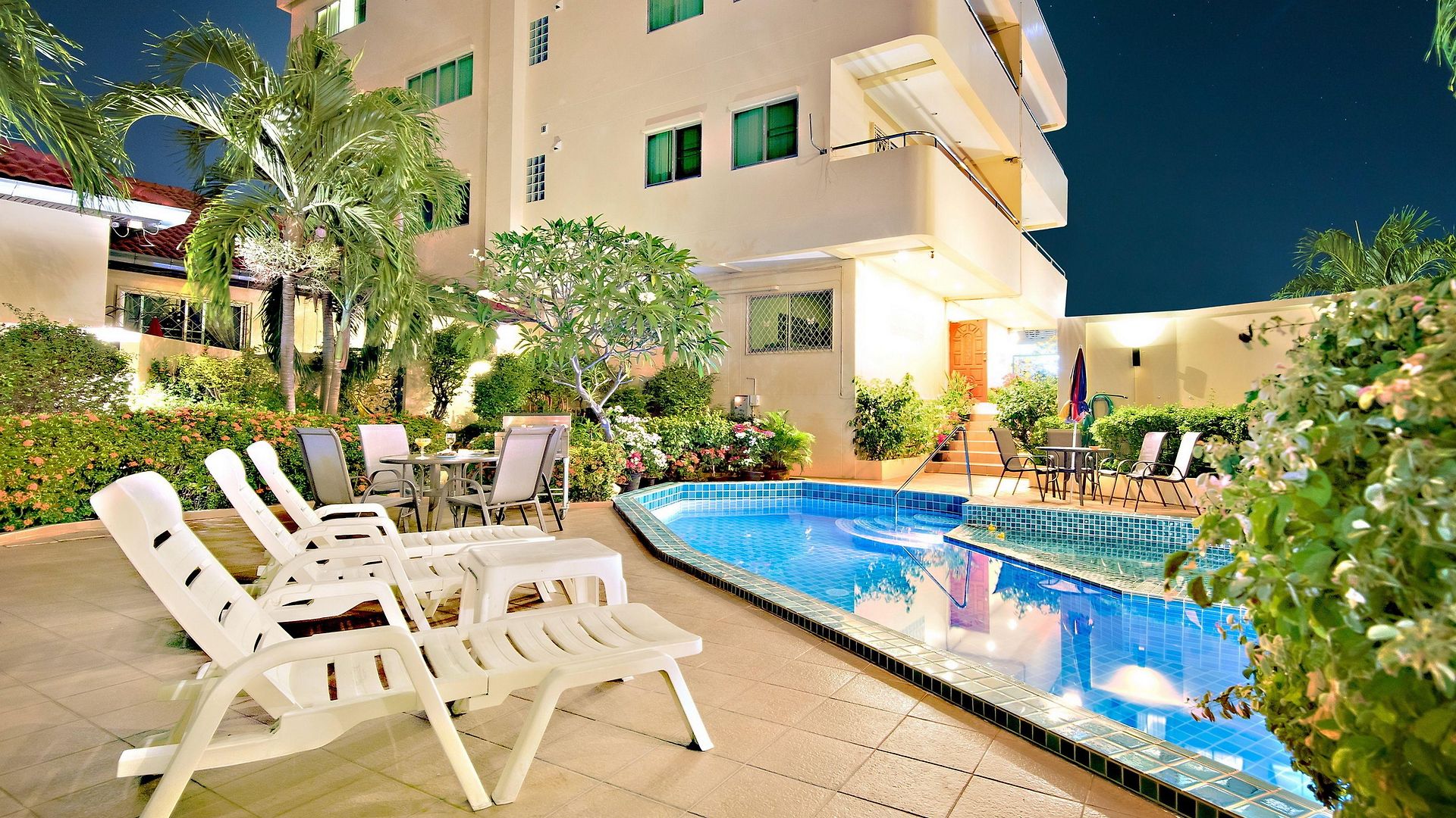 Butterfly Garden Boutique Residences Apts And Villas, A Lifestyle Destination Ex Lg 1-3 Bedroom Units , Full Kitchen, 2 Full Bathrooms, Rain Shower, Bath, Free Bbq, Free Fast Fiber Optic Wifi, Staff 24-7 อพาร์ตโฮเทล