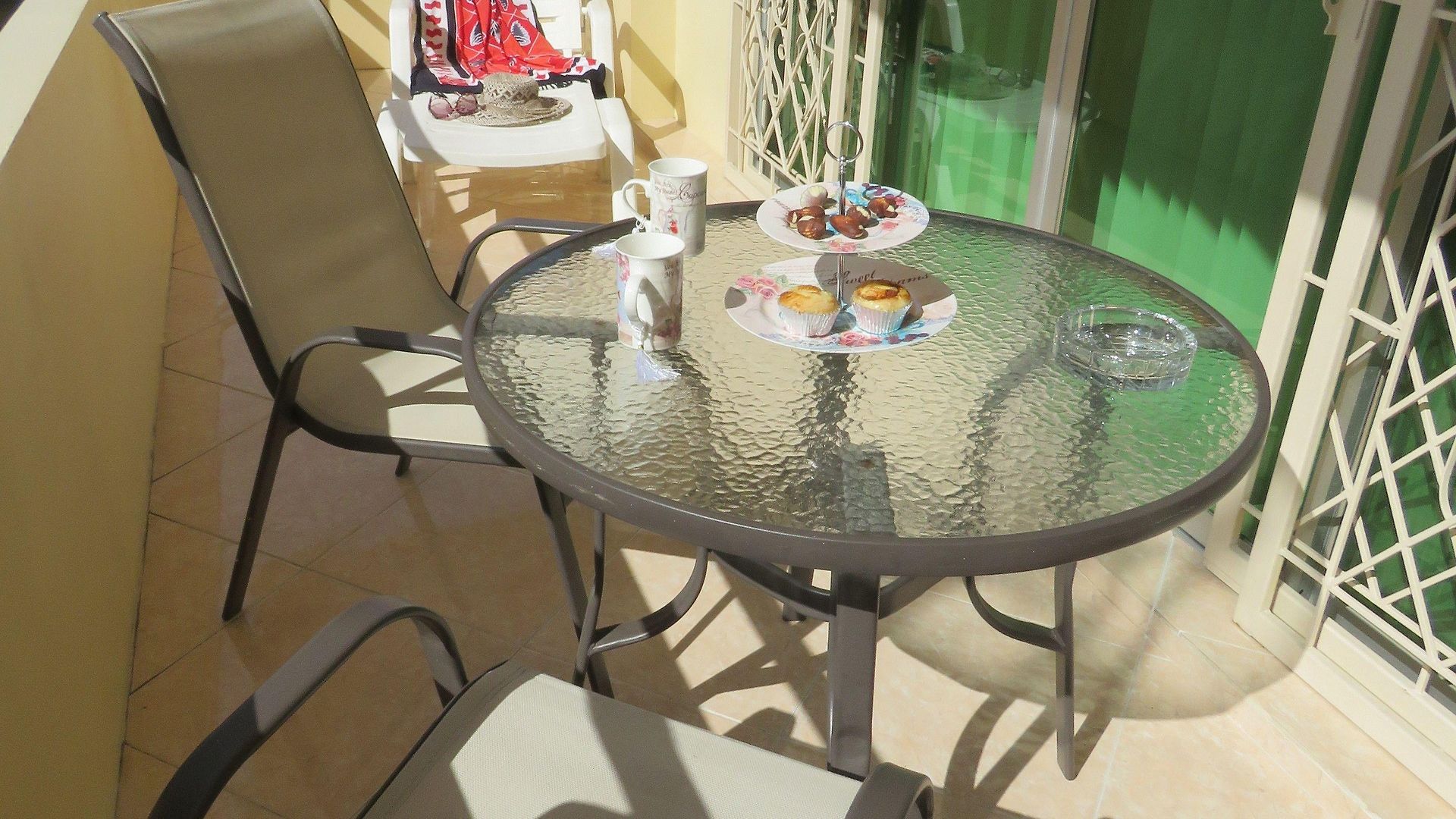 อพาร์ตโฮเทล Butterfly Garden Boutique Residences Apts And Villas, A Lifestyle Destination Ex Lg 1-3 Bedroom Units , Full Kitchen, 2 Full Bathrooms, Rain Shower, Bath, Free Bbq, Free Fast Fiber Optic Wifi, Staff 24-7 Pattaya
