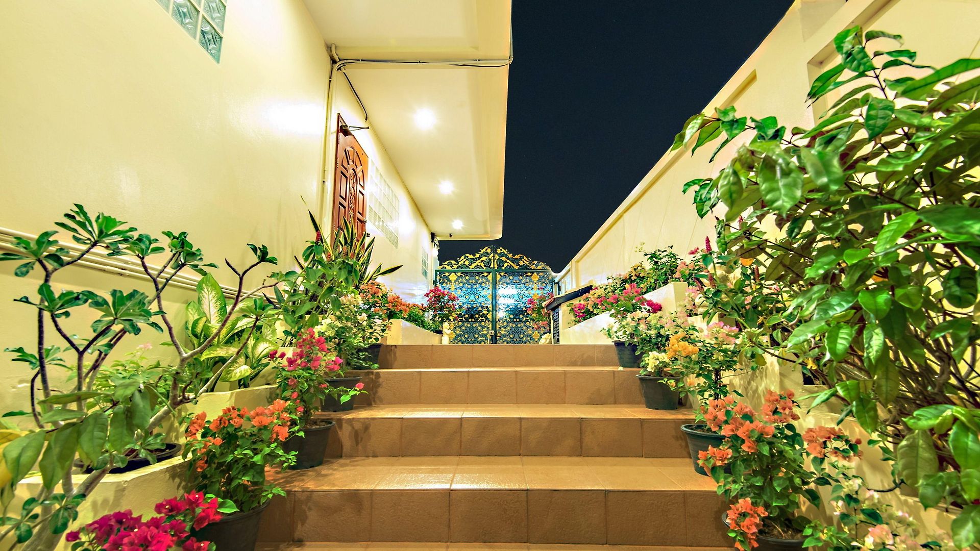 Butterfly Garden Boutique Residences Apts And Villas, A Lifestyle Destination Ex Lg 1-3 Bedroom Units , Full Kitchen, 2 Full Bathrooms, Rain Shower, Bath, Free Bbq, Free Fast Fiber Optic Wifi, Staff 24-7 3* Pattaya
