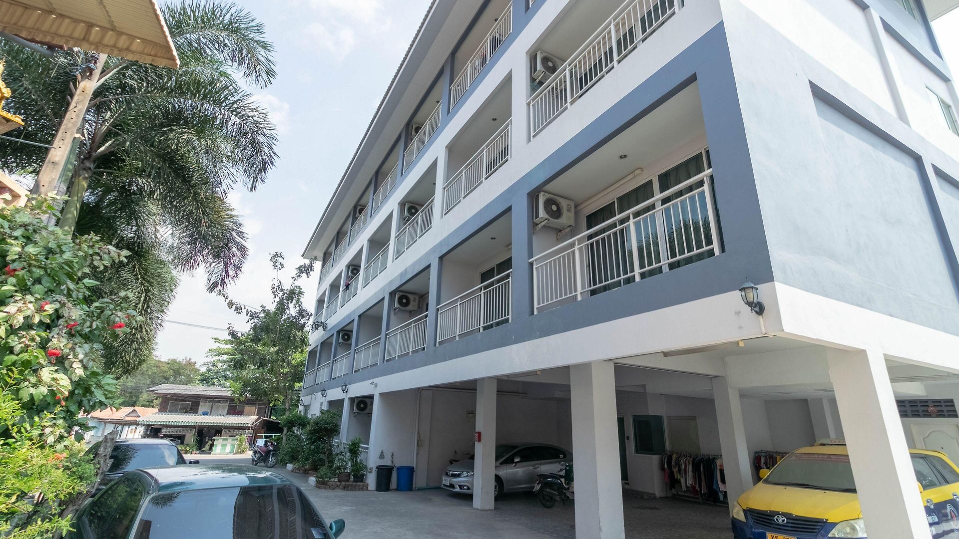 โรงแรม โอโย 75389 แพนโดร่า เฮาส์