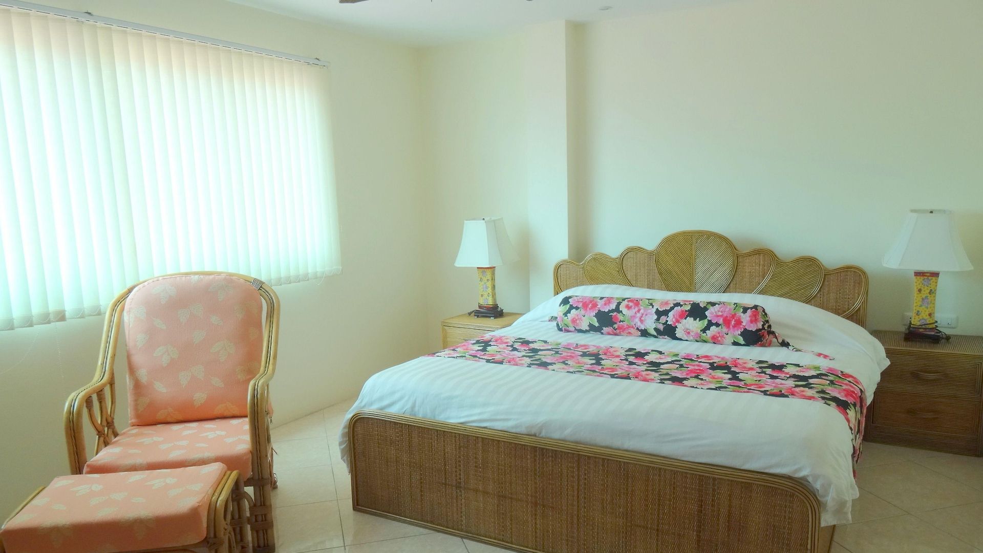 โรงแรม Butterfly Garden Boutique By Luxury View Ex Lg Apts And Villas, A Lifestyle Destination 1 To 3 Bedroom Units 110 To 190 Sqmtr, 2 Full Bathrooms, Rain Shower, Complete Kitchen, Free Fast Fiber Wifi, 55