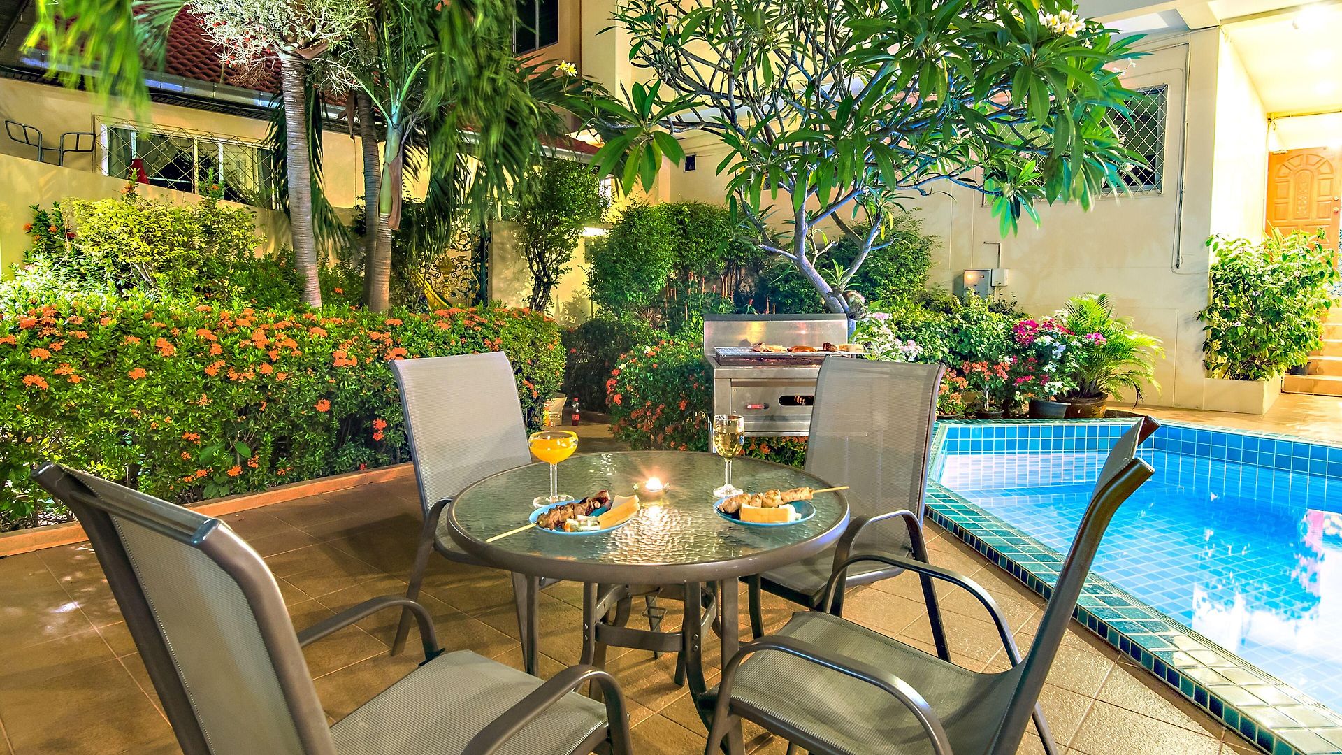 Butterfly Garden Boutique By Luxury View Ex Lg Apts And Villas, A Lifestyle Destination 1 To 3 Bedroom Units 110 To 190 Sqmtr, 2 Full Bathrooms, Rain Shower, Complete Kitchen, Free Fast Fiber Wifi, 55