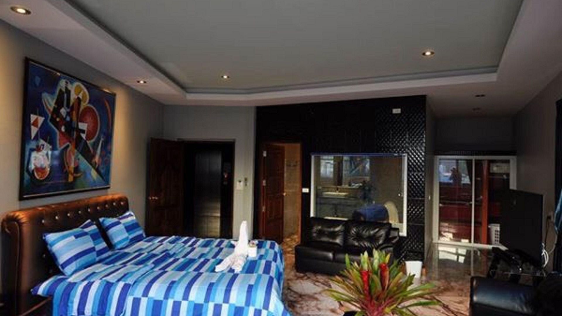 Koenig Mansion โรงแรม Pattaya