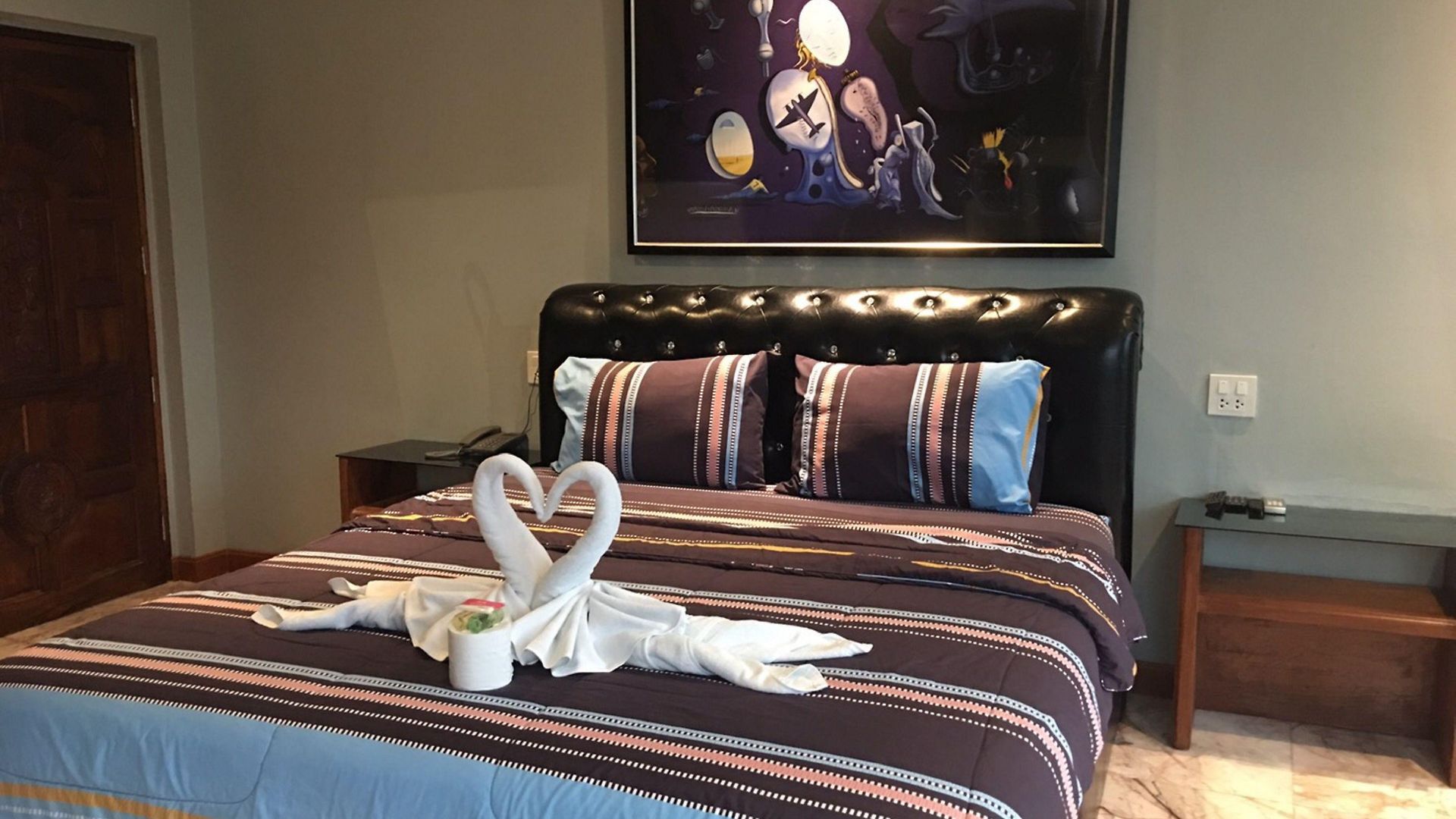 โรงแรม Koenig Mansion 4*