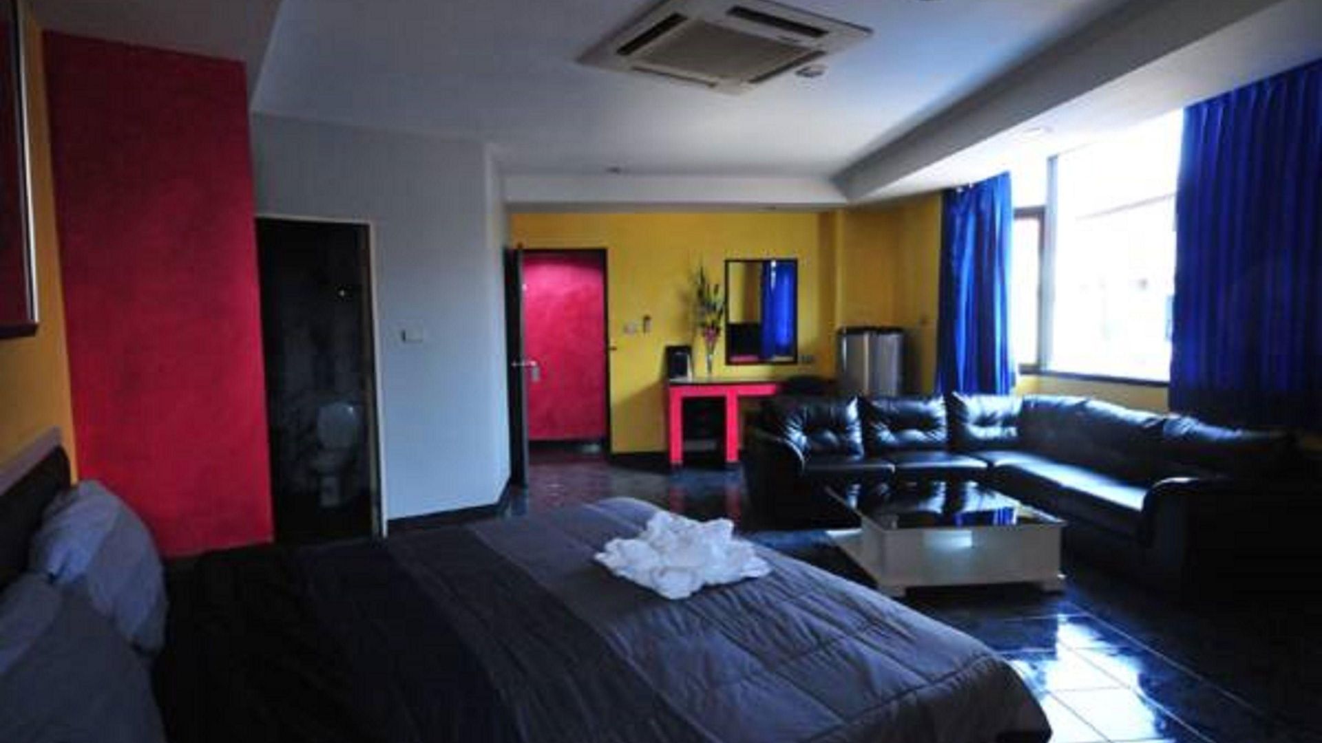 โรงแรม Koenig Mansion