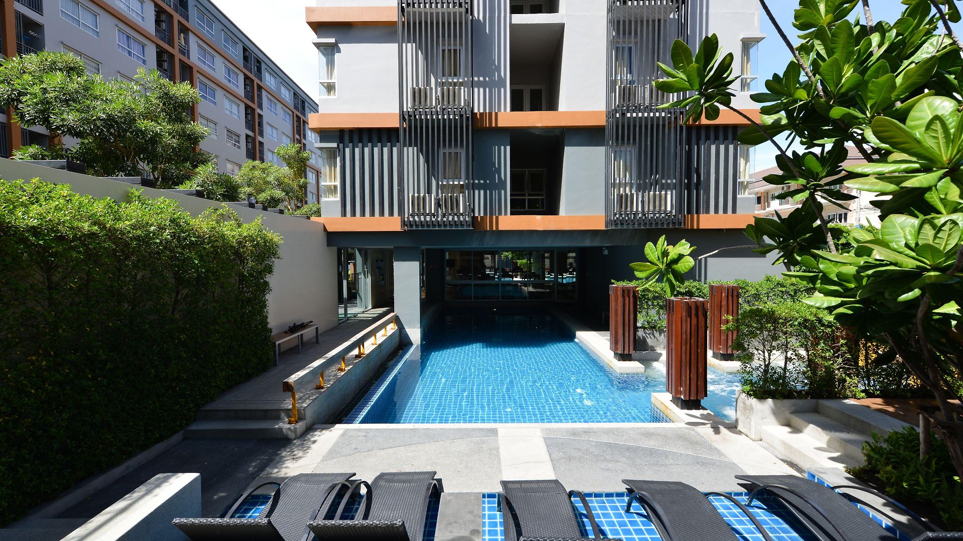 โรงแรม The Grass Serviced 4*